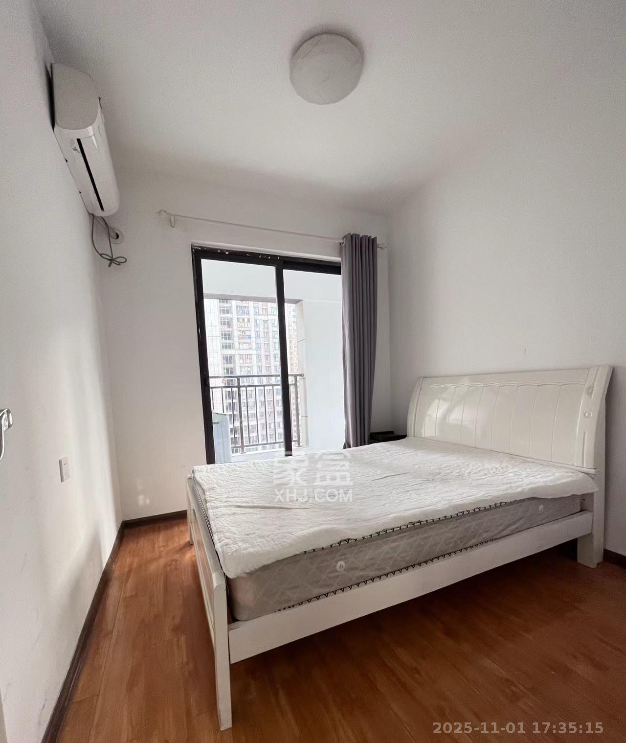 卓越浅水湾  3室2厅2卫    2500.0元/月室内图