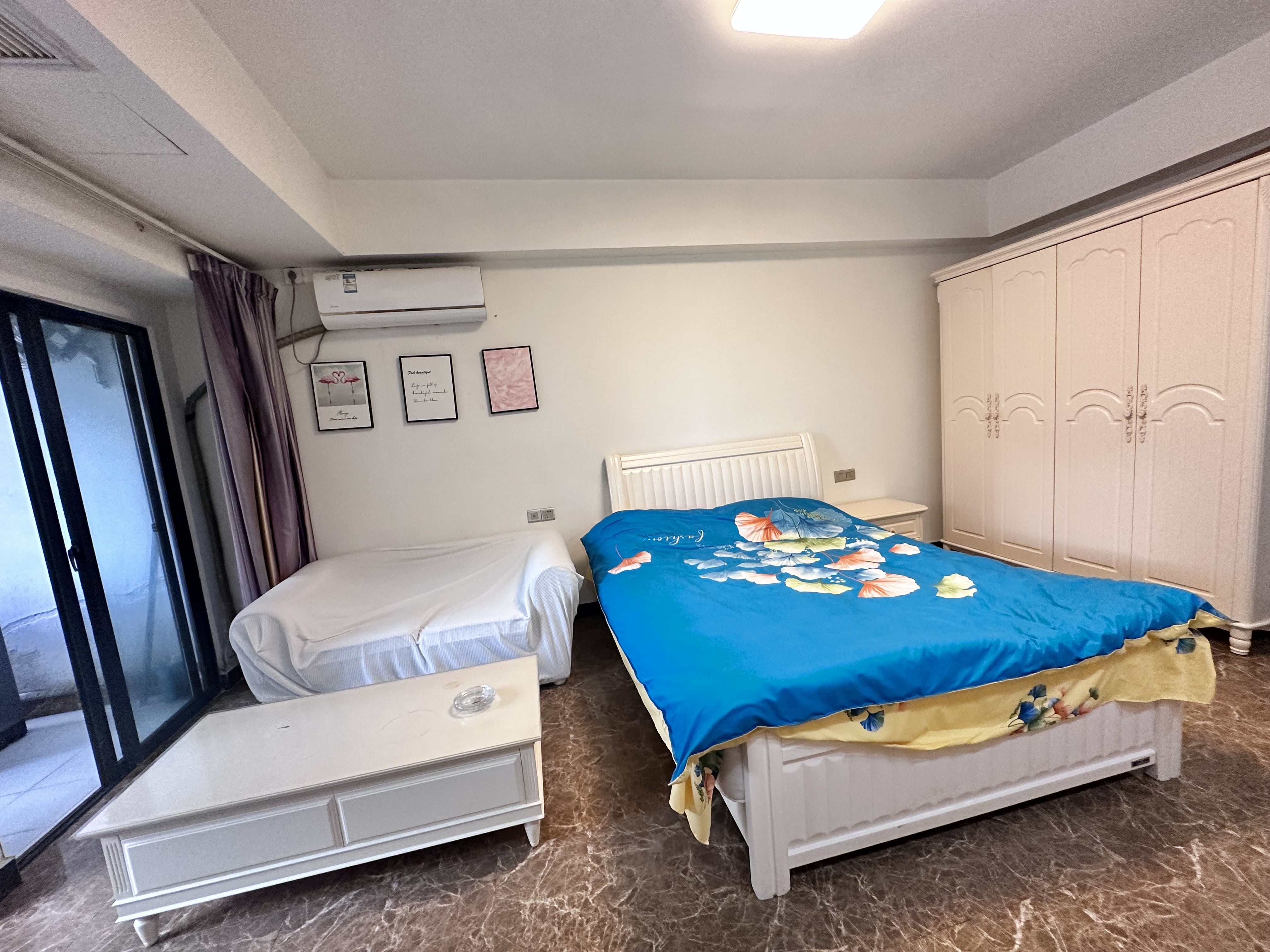 正大豪庭  1室0厅1卫    1700.0元/月