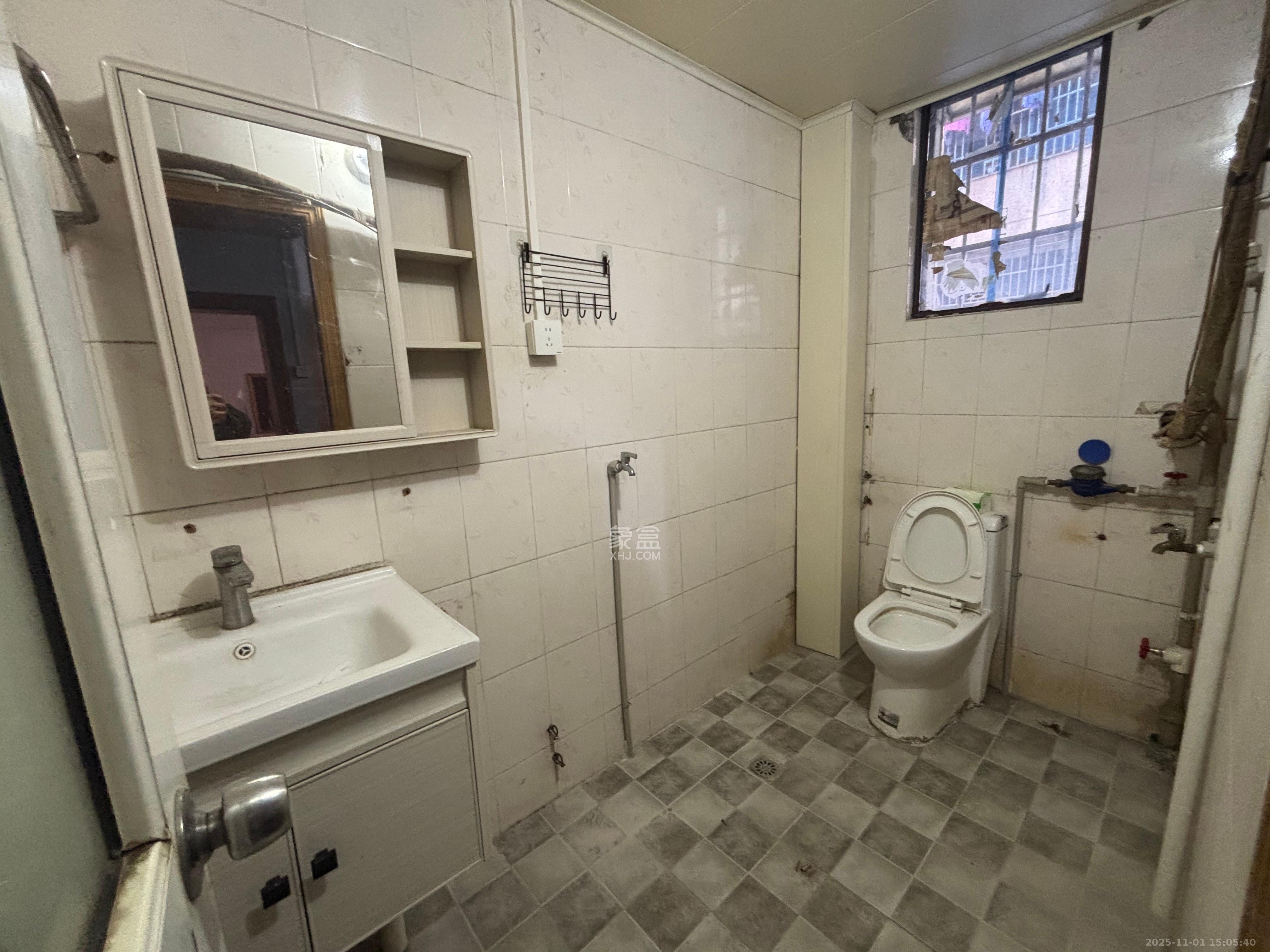 汽车西站商贸城（河西望城坡）  3室2厅1卫    1200.0元/月室内图