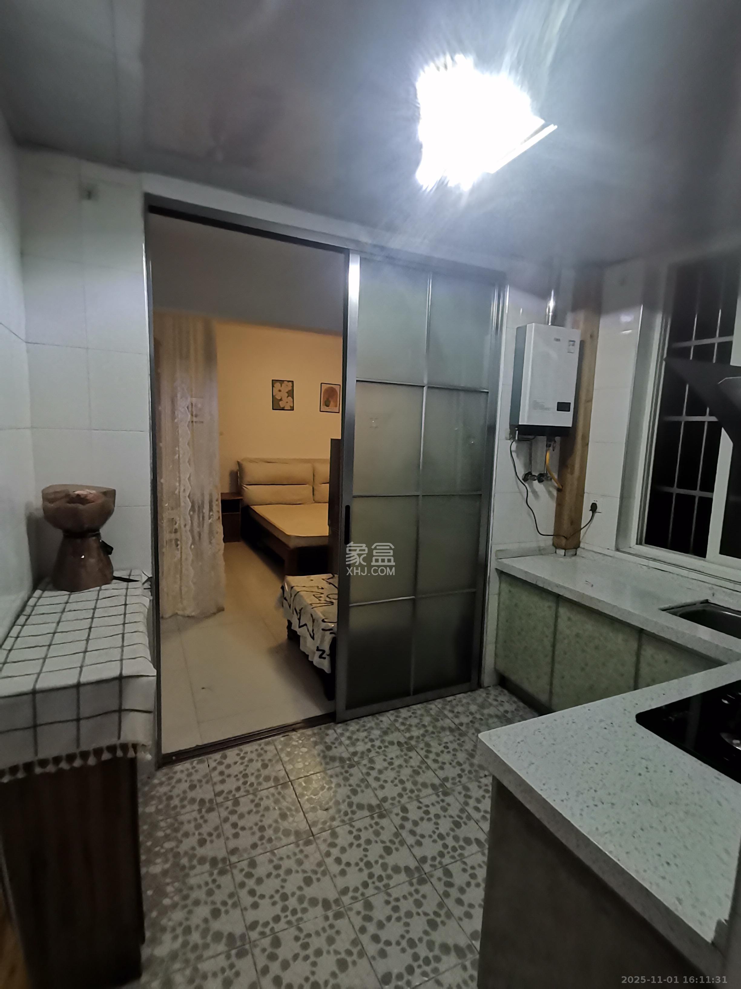 锦璨家园  1室1厅1卫    1050.0元/月