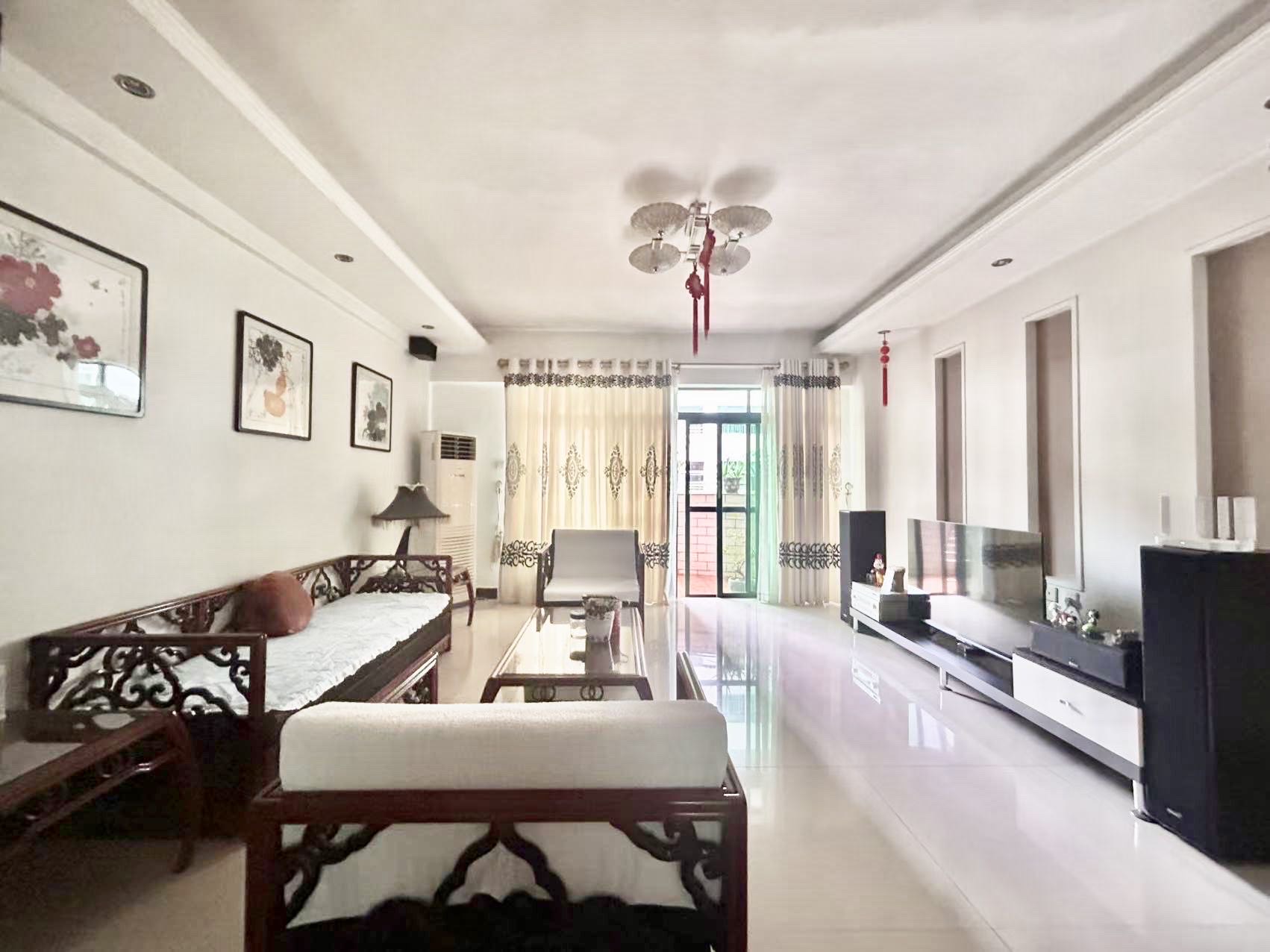 万利隆花园  3室2厅2卫    3800.0元/月