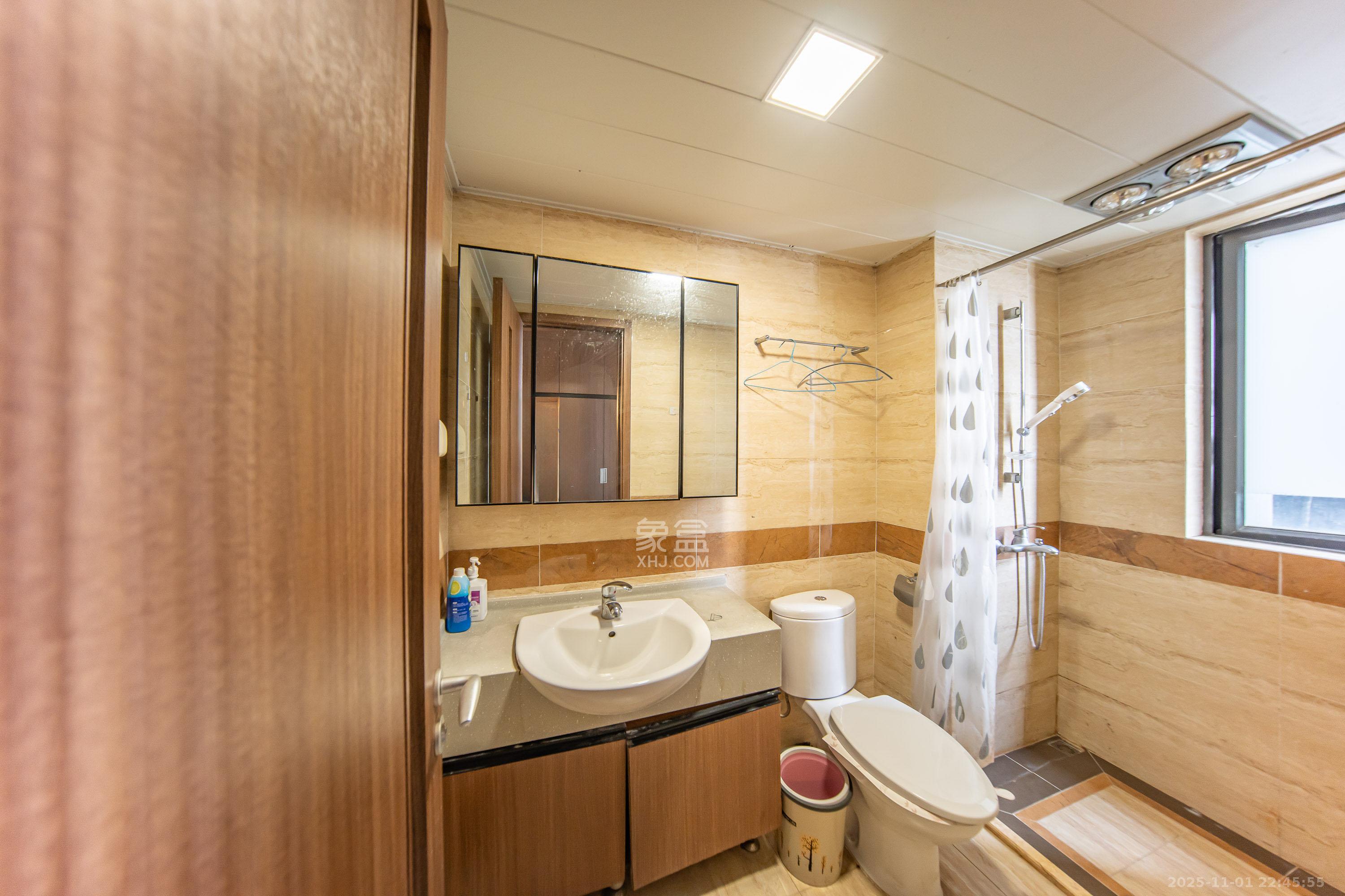 万科白鹭郡 4室2厅2卫 136.0万 万科白鹭郡 4室2厅2卫 136.0万卫生间