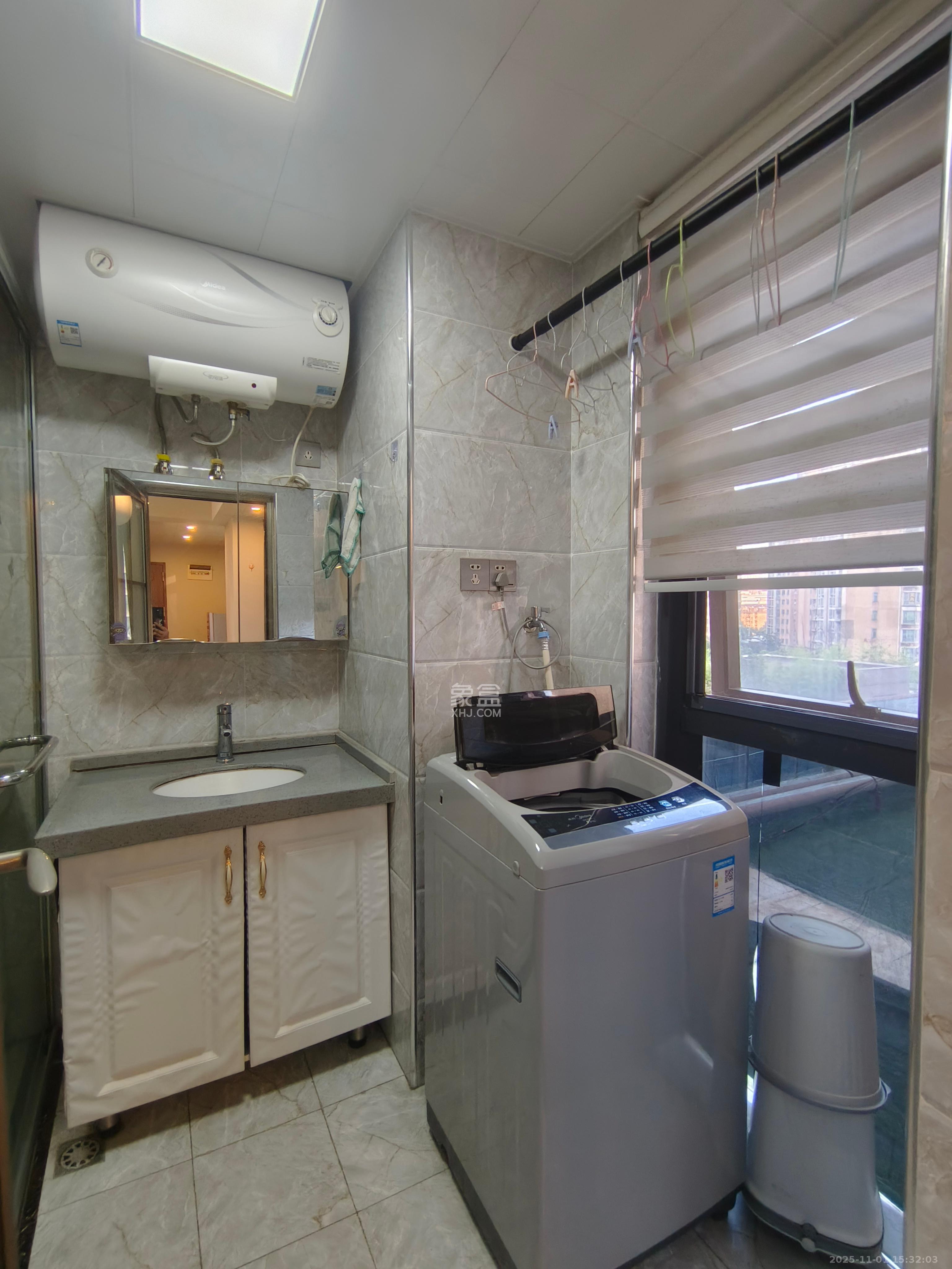 新世界广场 1室1厅1卫 1500.0元/月 新世界广场 1室1厅1卫 1500.0元/月室内图