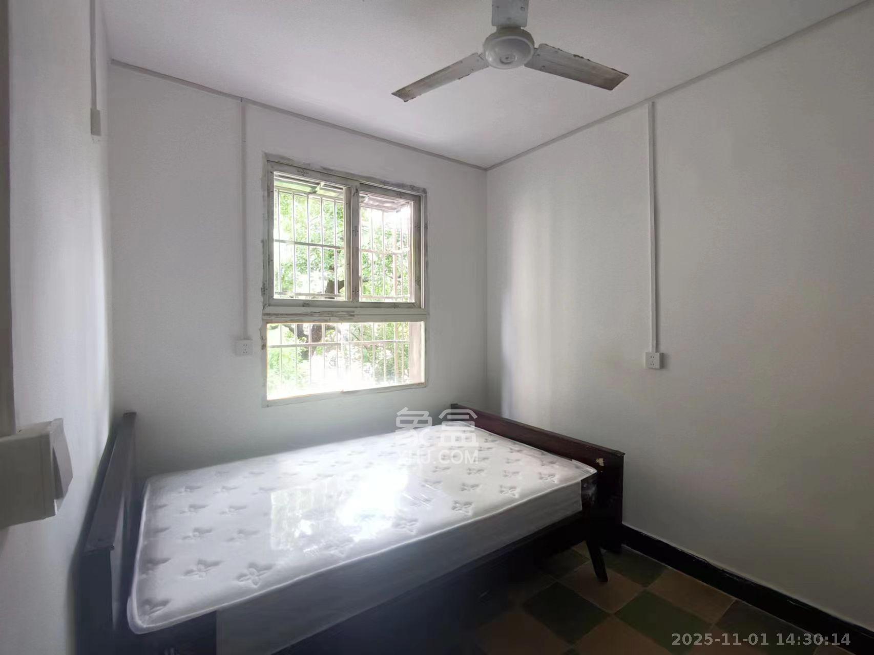 桂花二村 3室1厅1卫 1500.0元/月 桂花二村 3室1厅1卫 1500.0元/月室内图