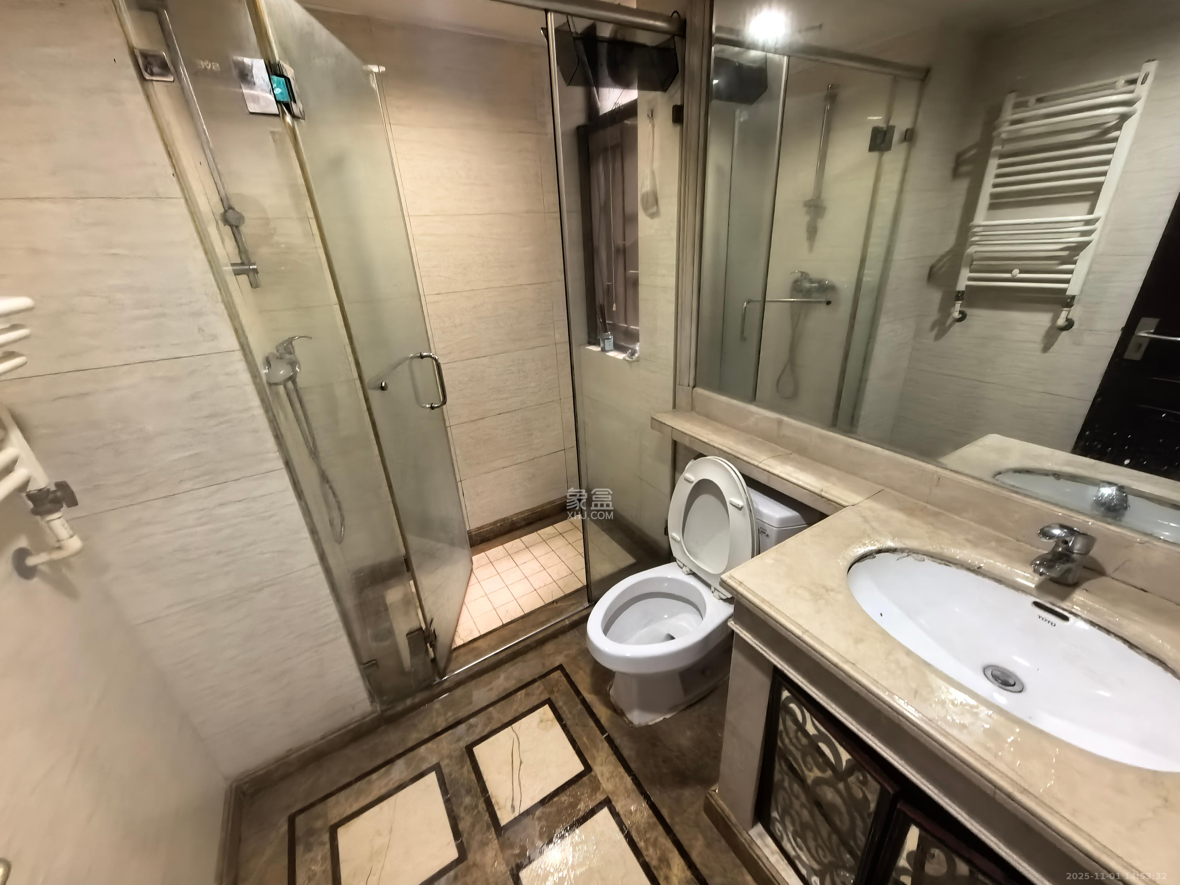 中海国际一期  3室2厅2卫    2300.0元/月室内图