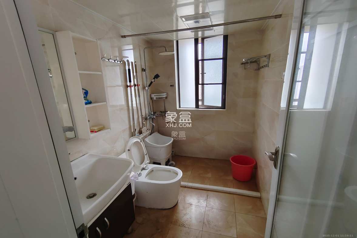 和泓梅溪四季 5室2厅2卫 3200.0元/月 和泓梅溪四季 5室2厅2卫 3200.0元/月室内图