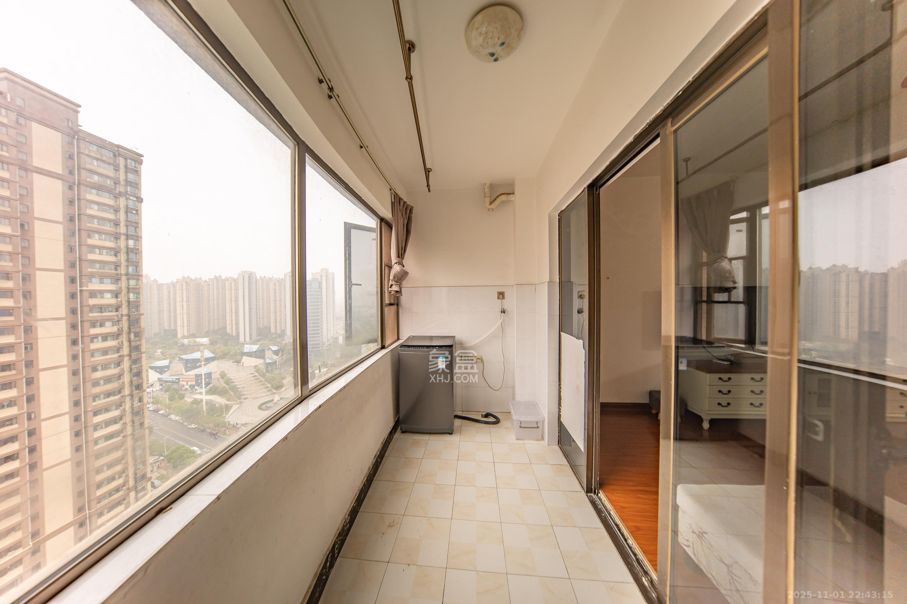 江山帝景哈佛 3室2厅1卫 67.0万 江山帝景哈佛 3室2厅1卫 67.0万阳台