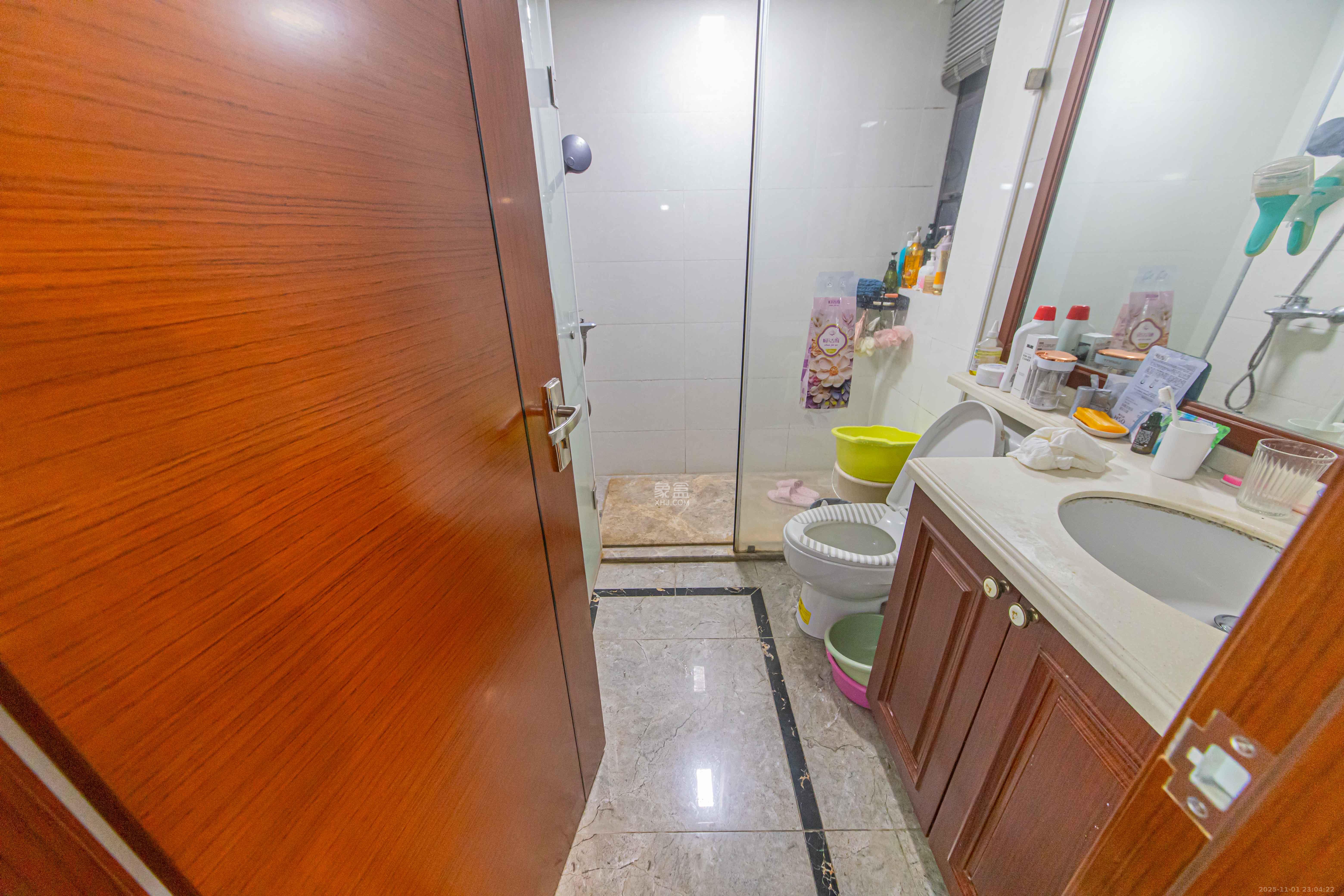 中海新城熙岸(中信新城五期) 3室2厅2卫 100.0万 中海新城熙岸(中信新城五期) 3室2厅2卫 100.0万卫生间