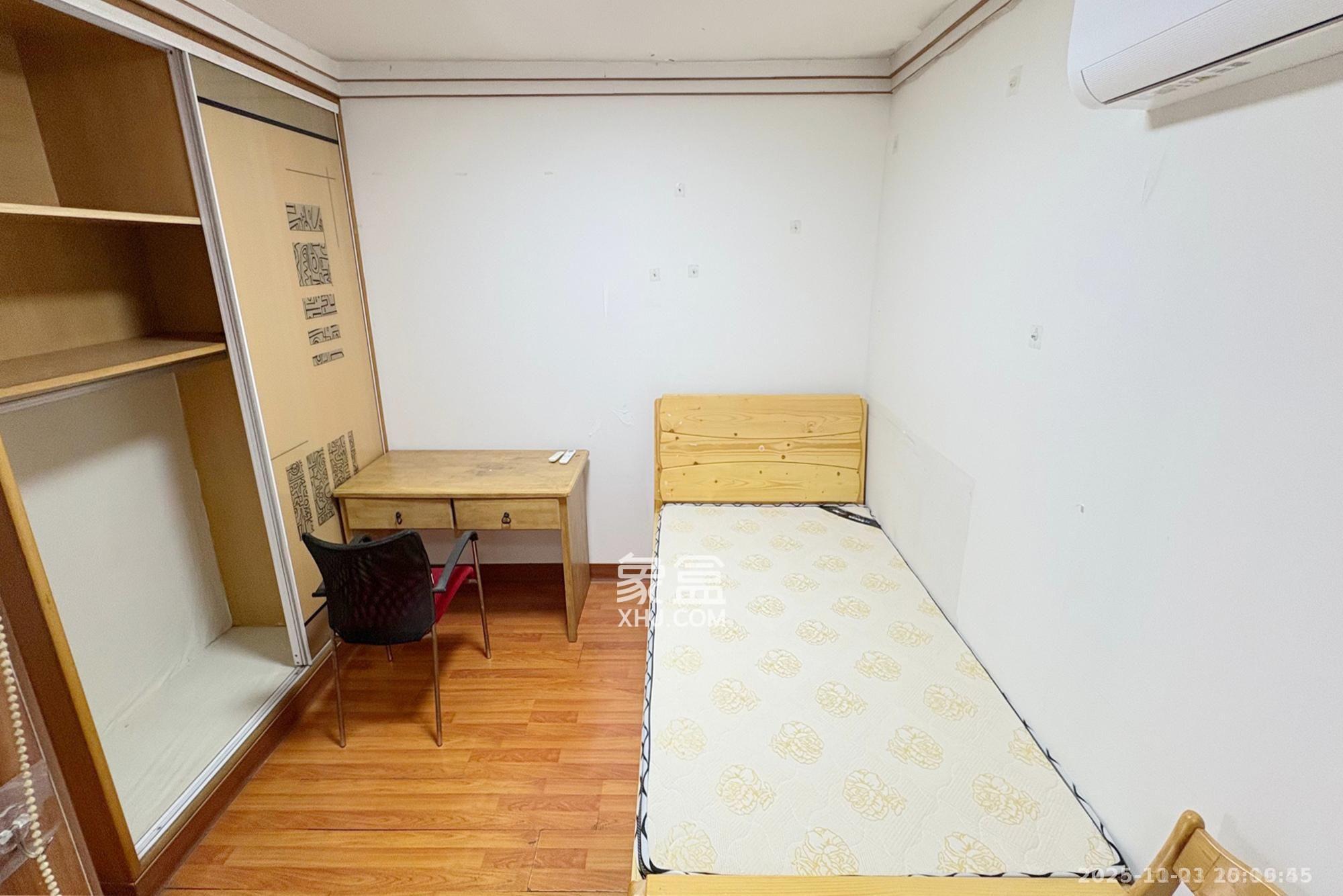 香格里嘉园  4室2厅2卫    2500.0元/月 香格里嘉园  4室2厅2卫    2500.0元/月室内图