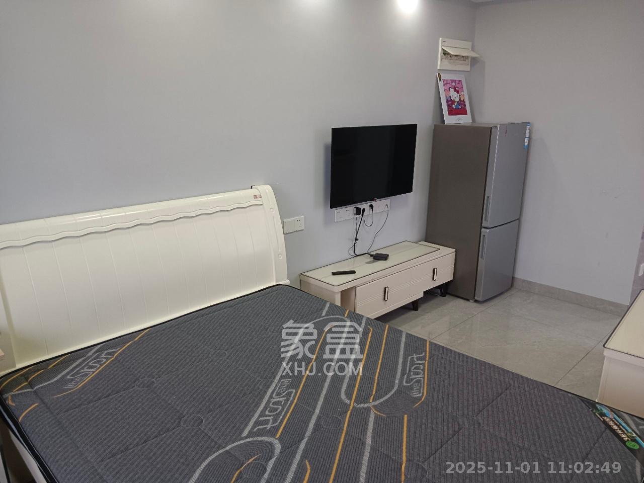 保利麓谷林语I区  1室1厅1卫    1600.0元/月 保利麓谷林语I区  1室1厅1卫    1600.0元/月室内图