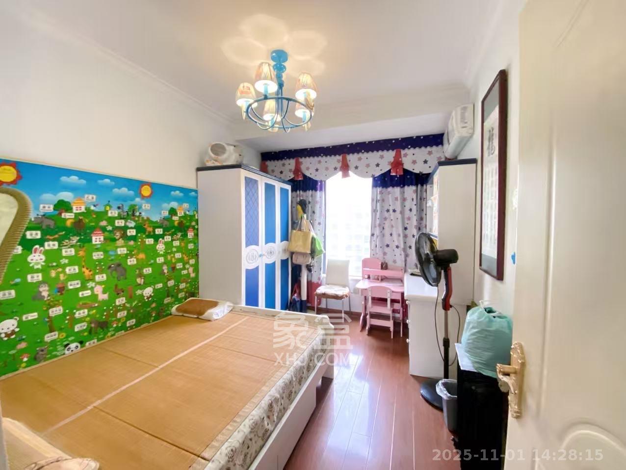 长房时代城  4室2厅2卫    4800.0元/月室内图