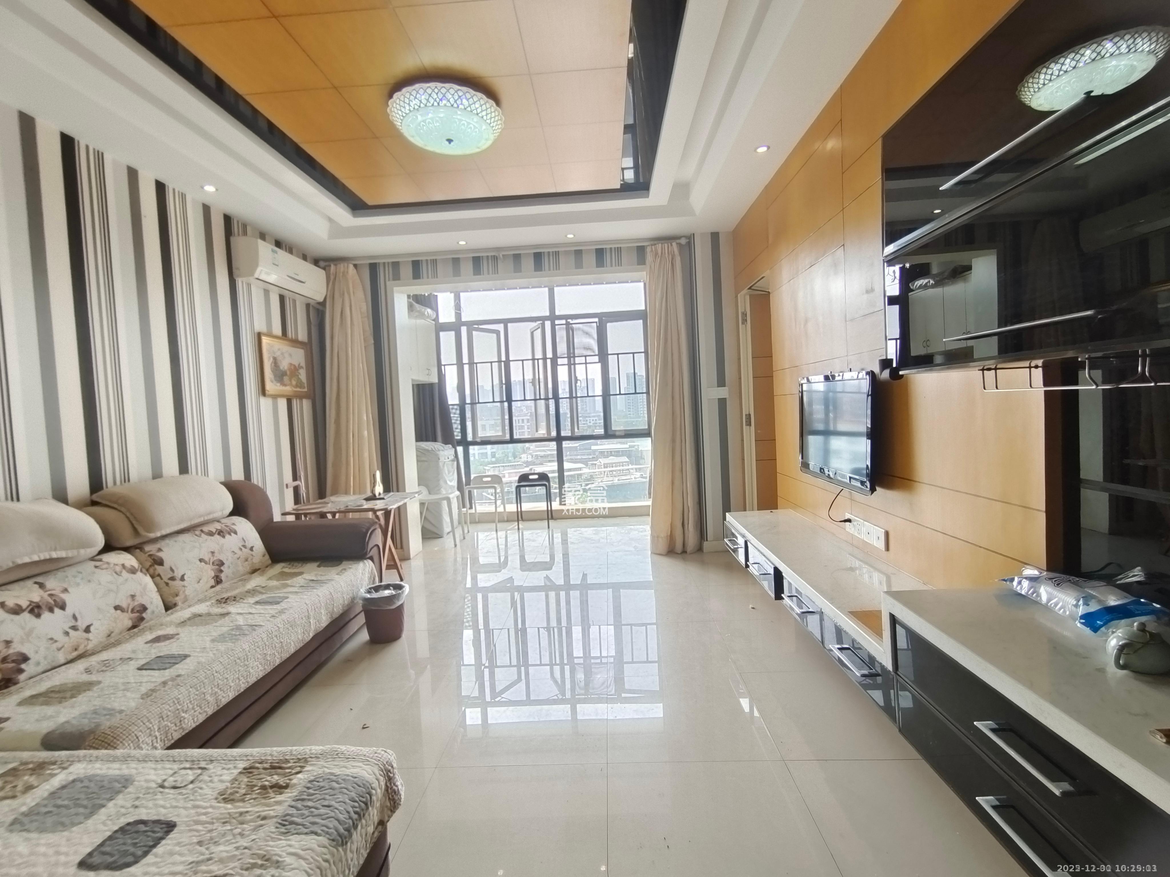 阳光100三期  2室2厅1卫    1900.0元/月