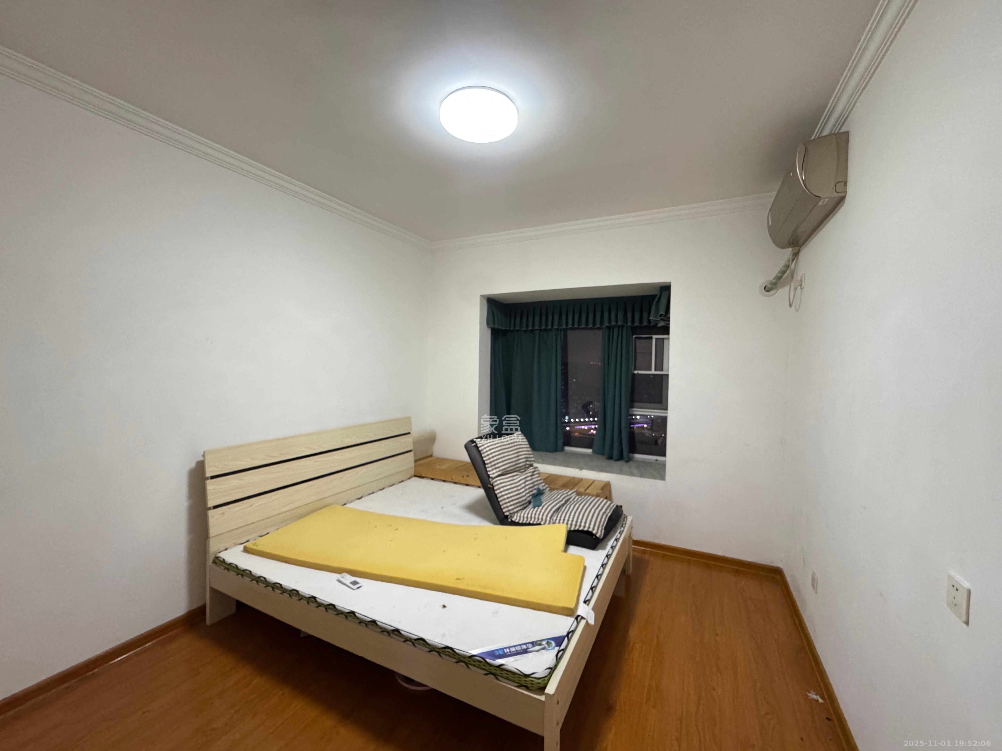 荣盛花语城  1室2厅1卫    2000.0元/月室内图