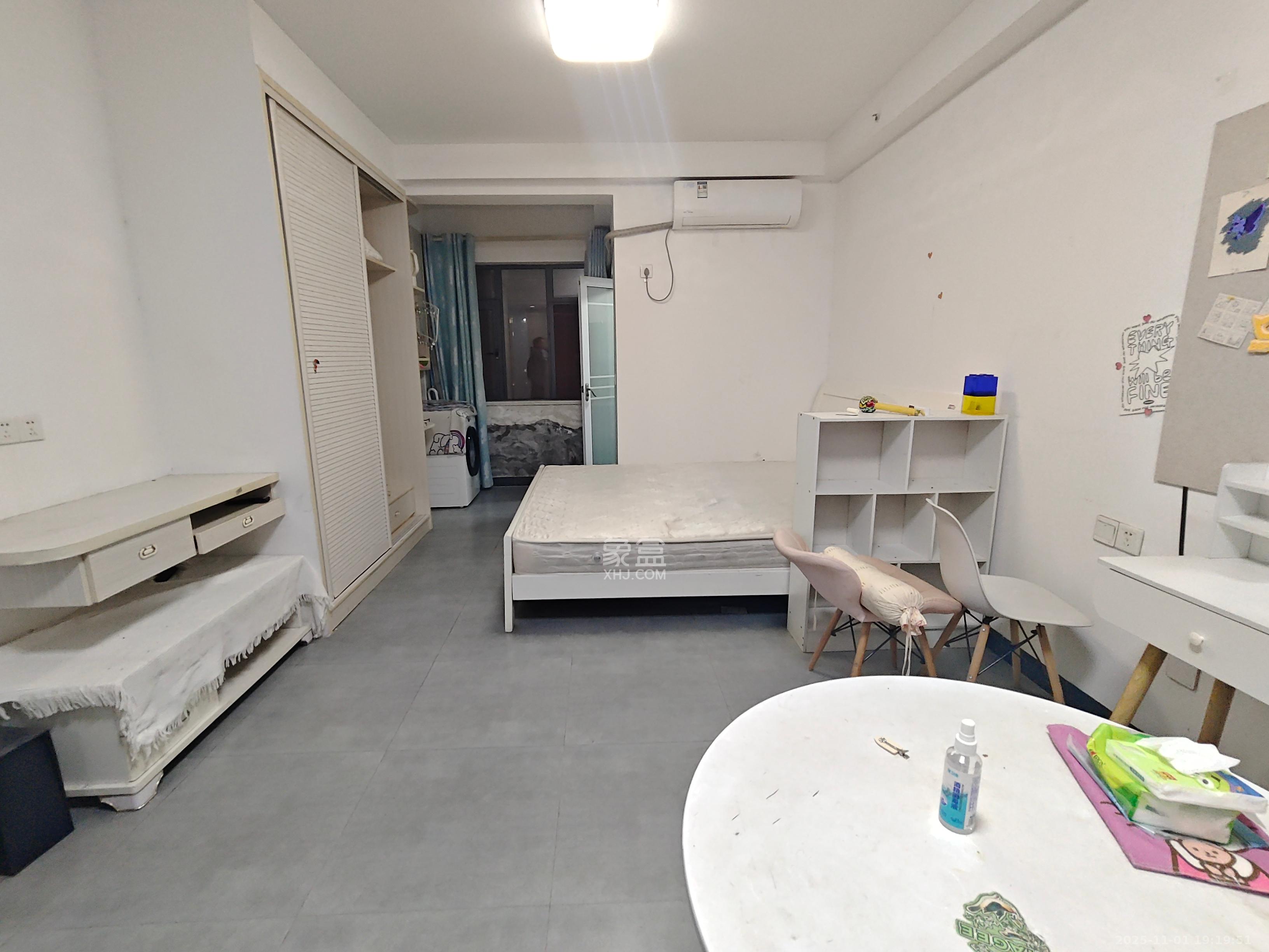 西子湖畔沃府 1室1厅1卫 1600.0元/月 西子湖畔沃府 1室1厅1卫 1600.0元/月室内图