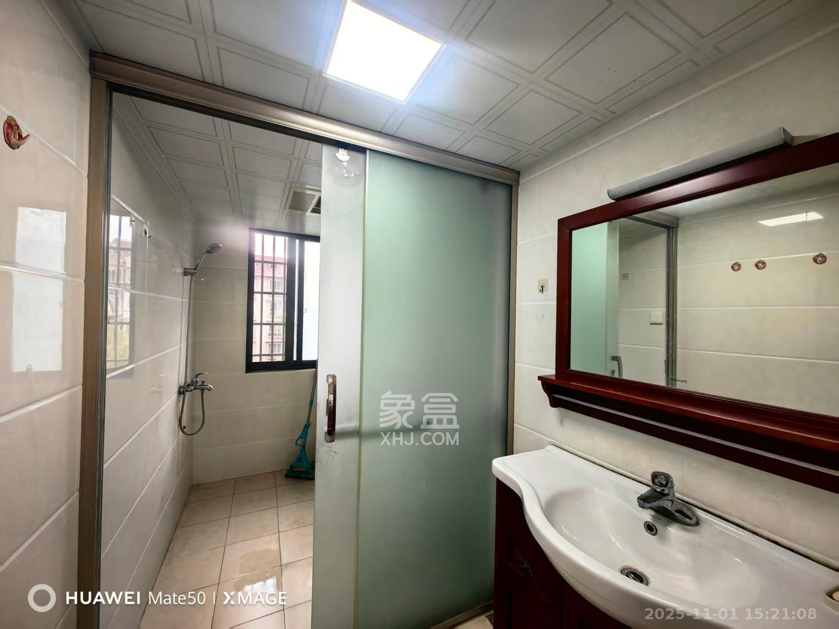 兴隆景苑 3室2厅1卫 2600.0元/月 兴隆景苑 3室2厅1卫 2600.0元/月室内图