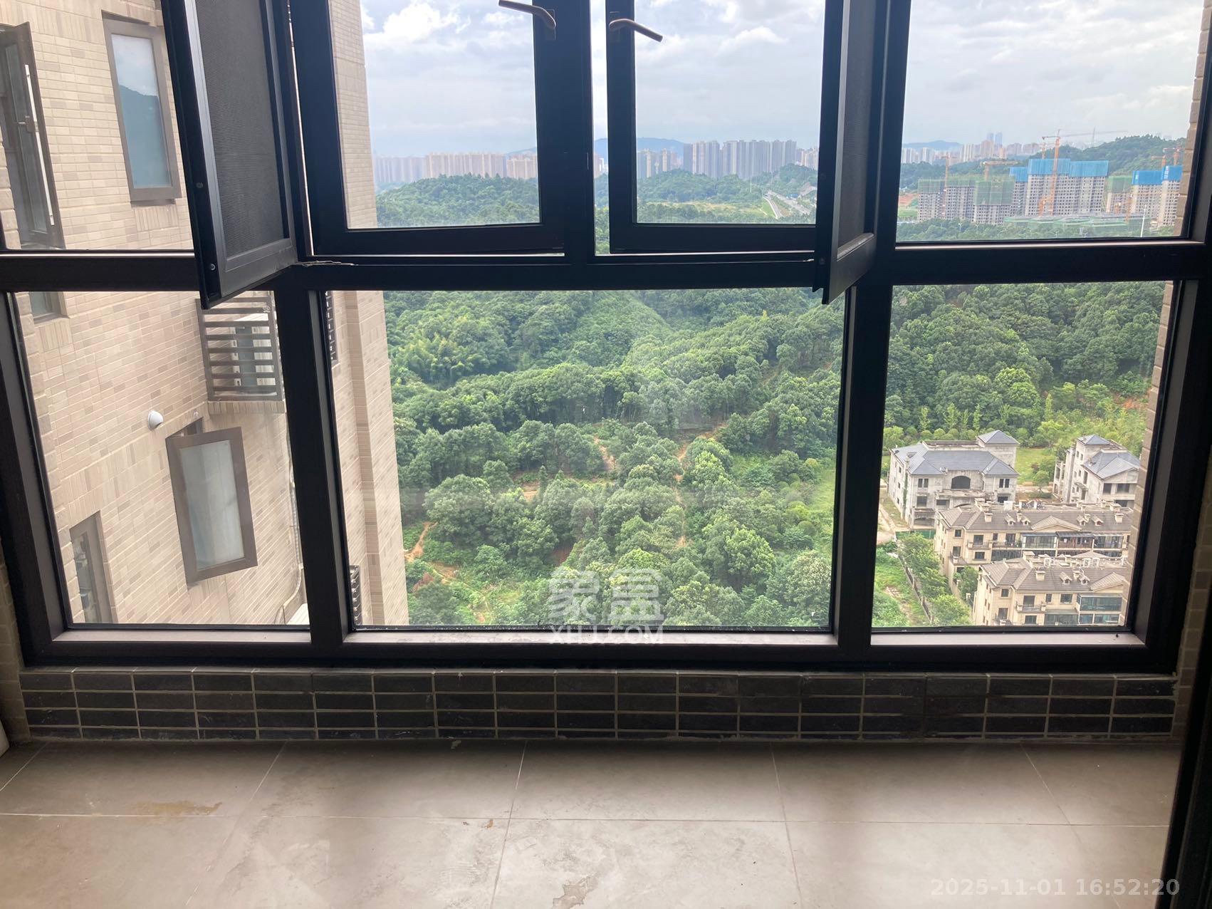 时代倾城五期  3室2厅2卫    2400.0元/月室内图