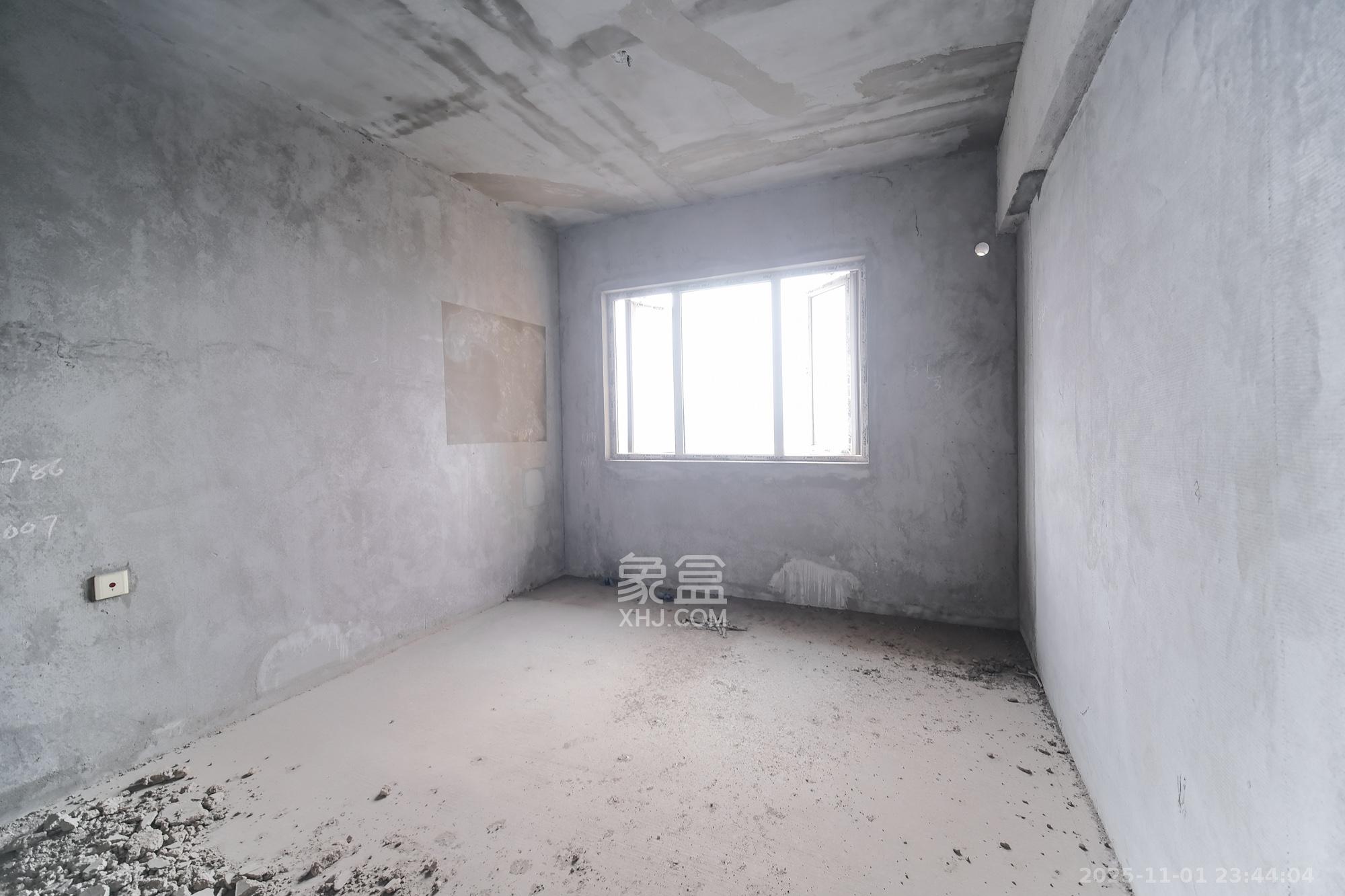 保利香槟国际  3室2厅2卫    79.8万卧室