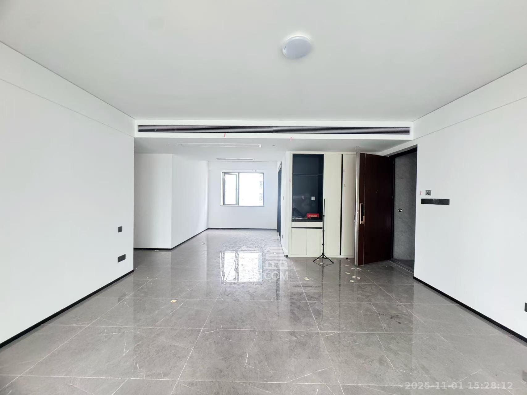 金地峯范  4室2厅2卫    4500.0元/月室内图