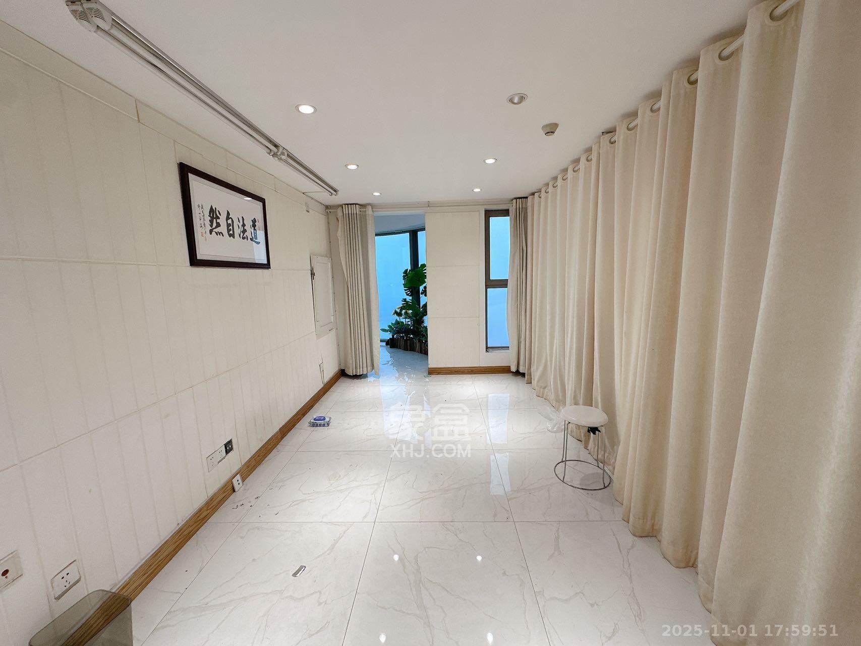 潮宗御苑 3室2厅1卫 5500.0元/月 潮宗御苑 3室2厅1卫 5500.0元/月室内图