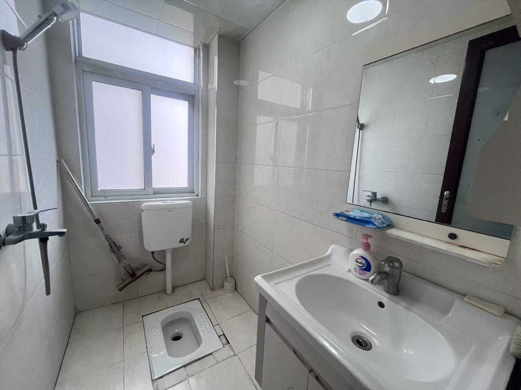 学府花园(文苑瑞景) 2室2厅1卫 1300.0元/月 学府花园(文苑瑞景) 2室2厅1卫 1300.0元/月室内图