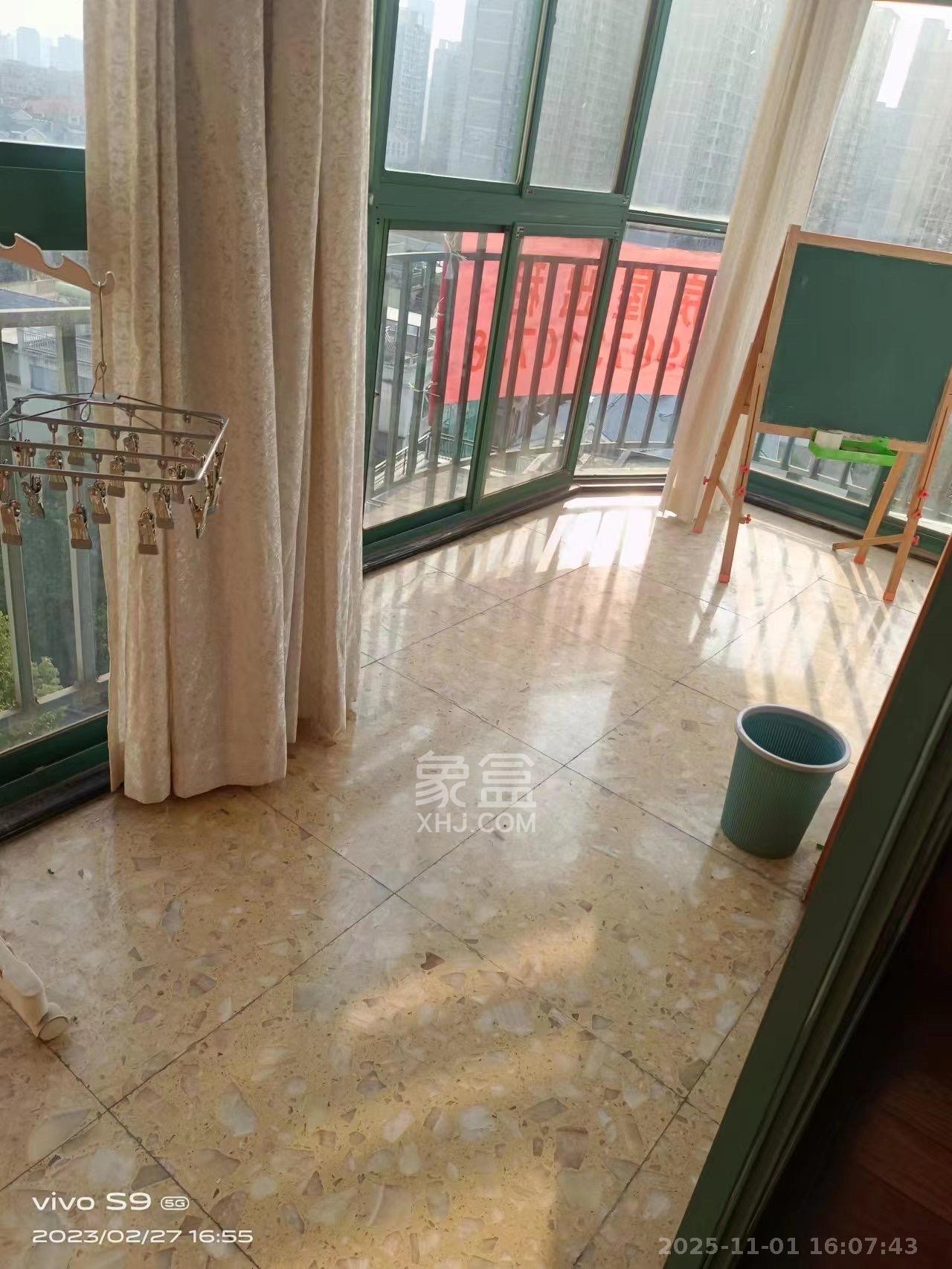 圣爵菲斯  3室2厅2卫    2200.0元/月室内图