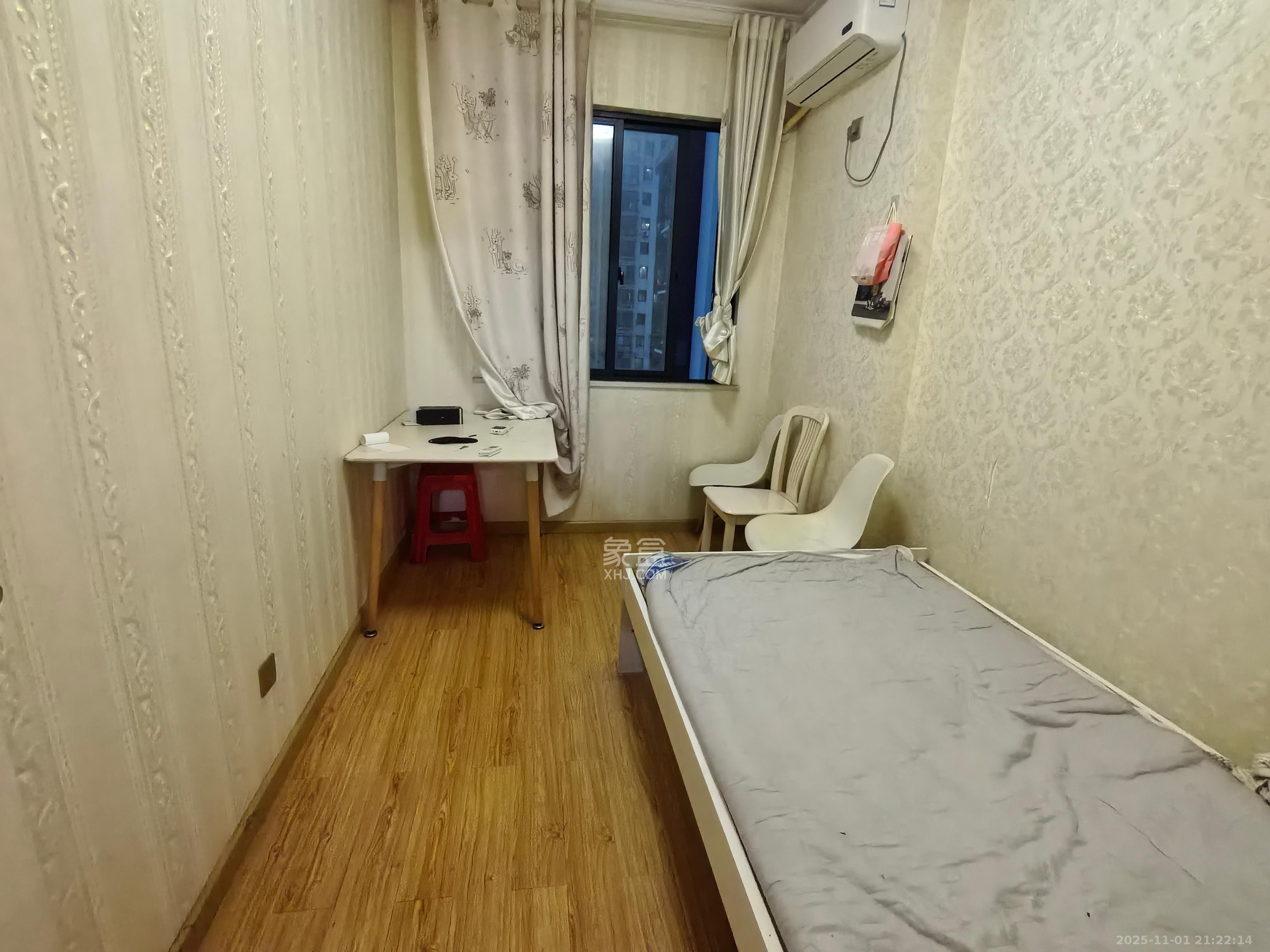 城南故事家园  3室2厅1卫    2100.0元/月室内图