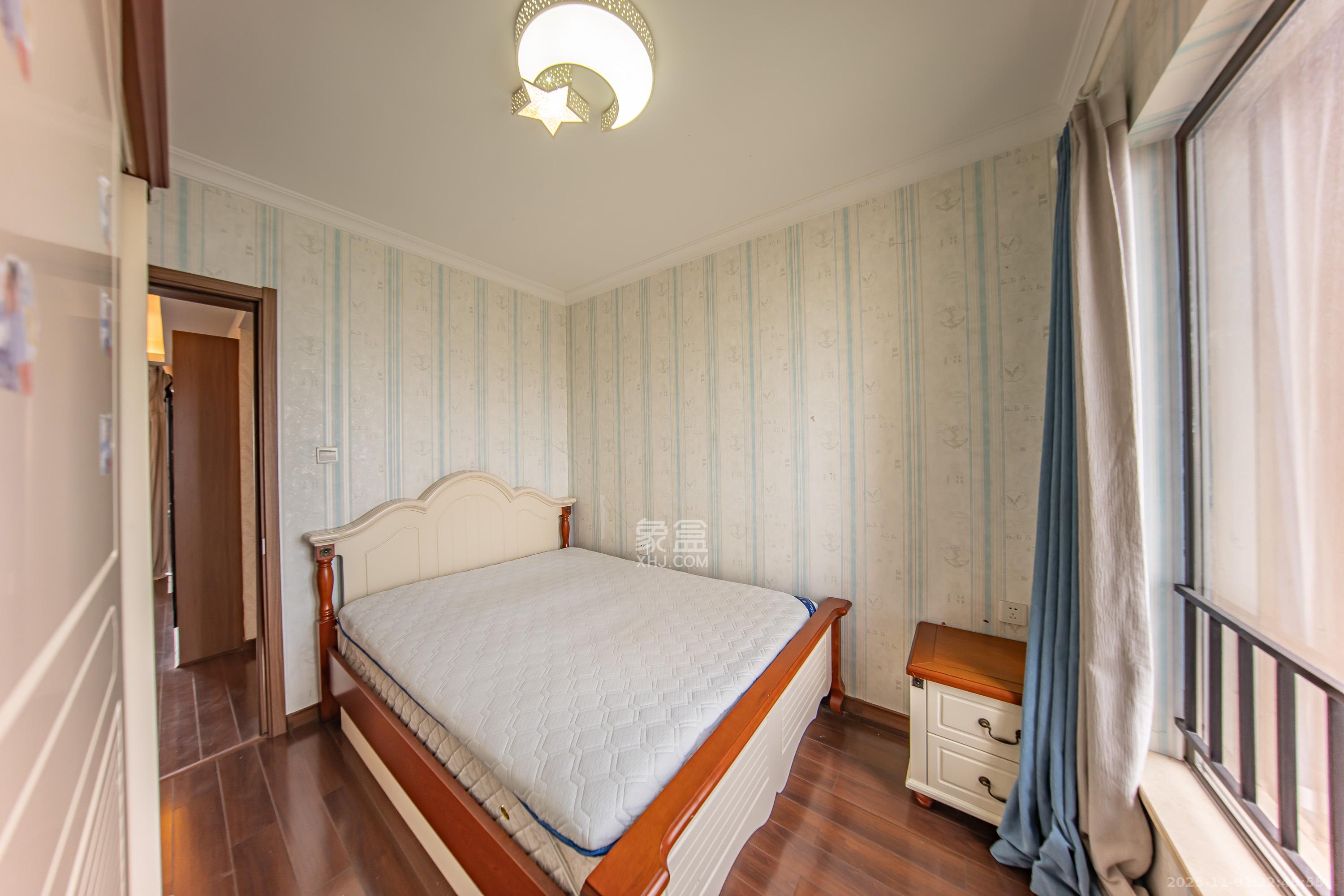 万科白鹭郡  4室2厅2卫    136.0万卧室