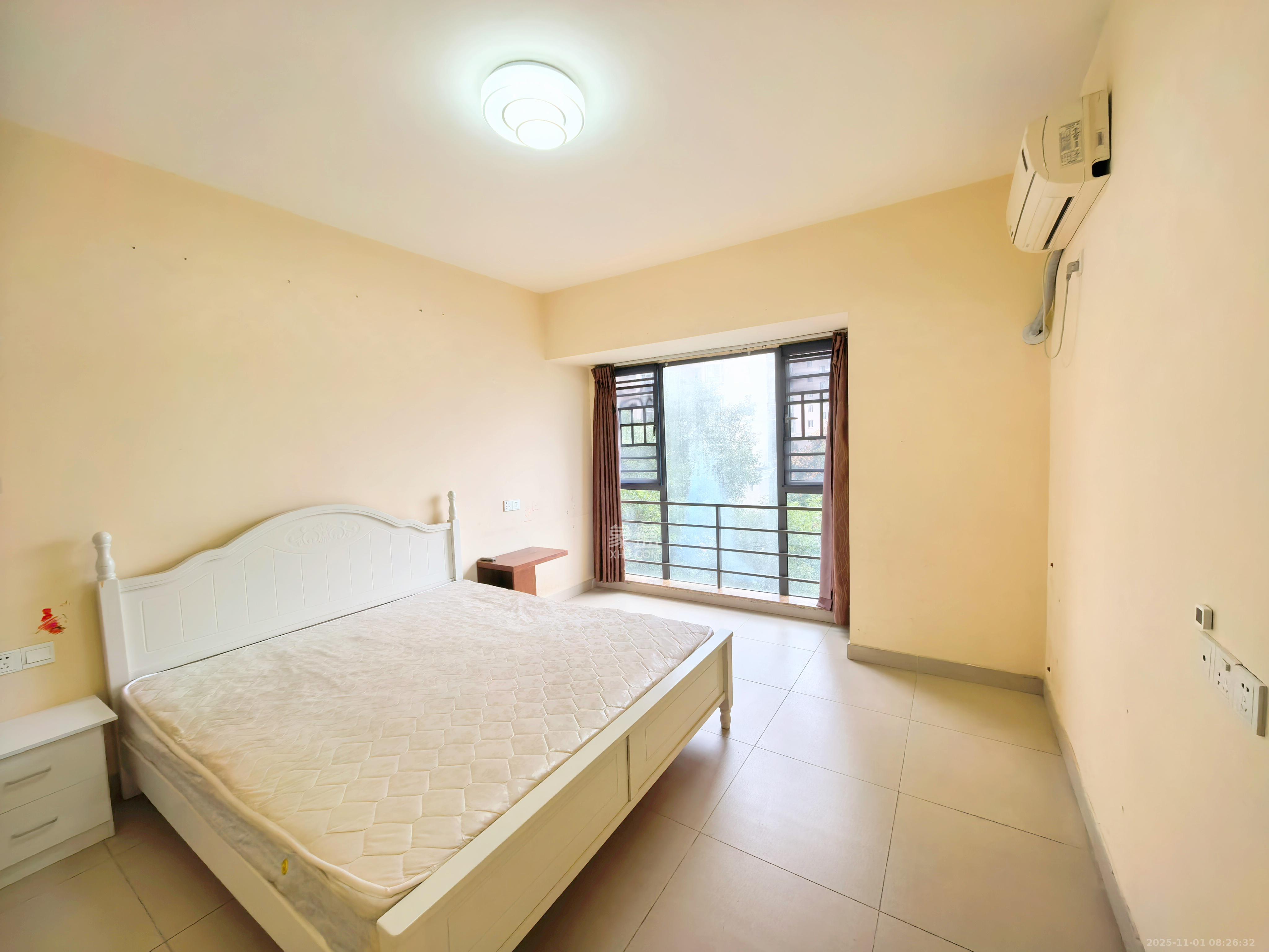 中城丽景香山园  3室2厅2卫    3000.0元/月室内图