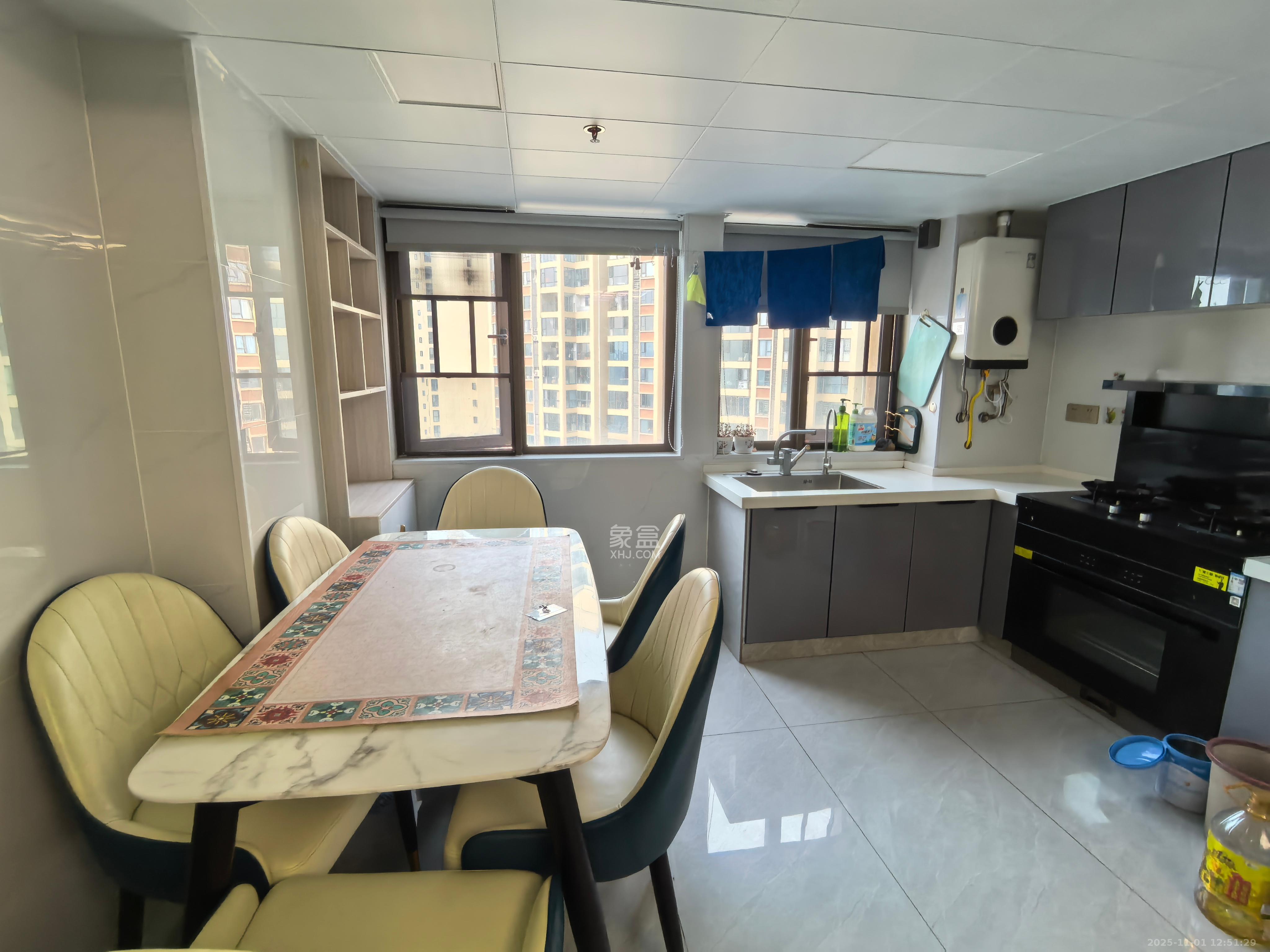 福晟钱隆国际(晟冉景苑) 2室0厅1卫 2200.0元/月 福晟钱隆国际(晟冉景苑) 2室0厅1卫 2200.0元/月室内图