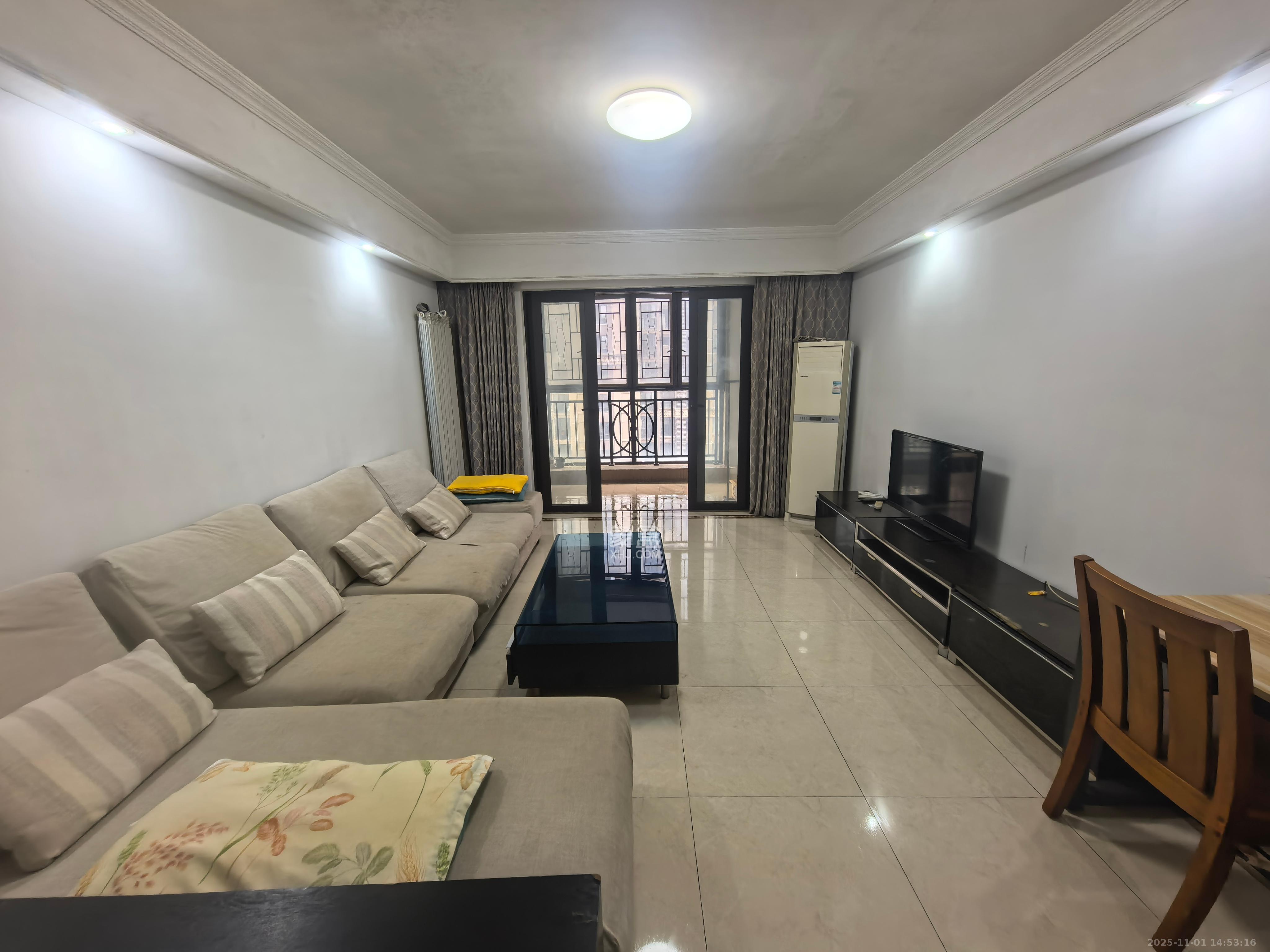 中海国际一期  3室2厅2卫    2300.0元/月室内图