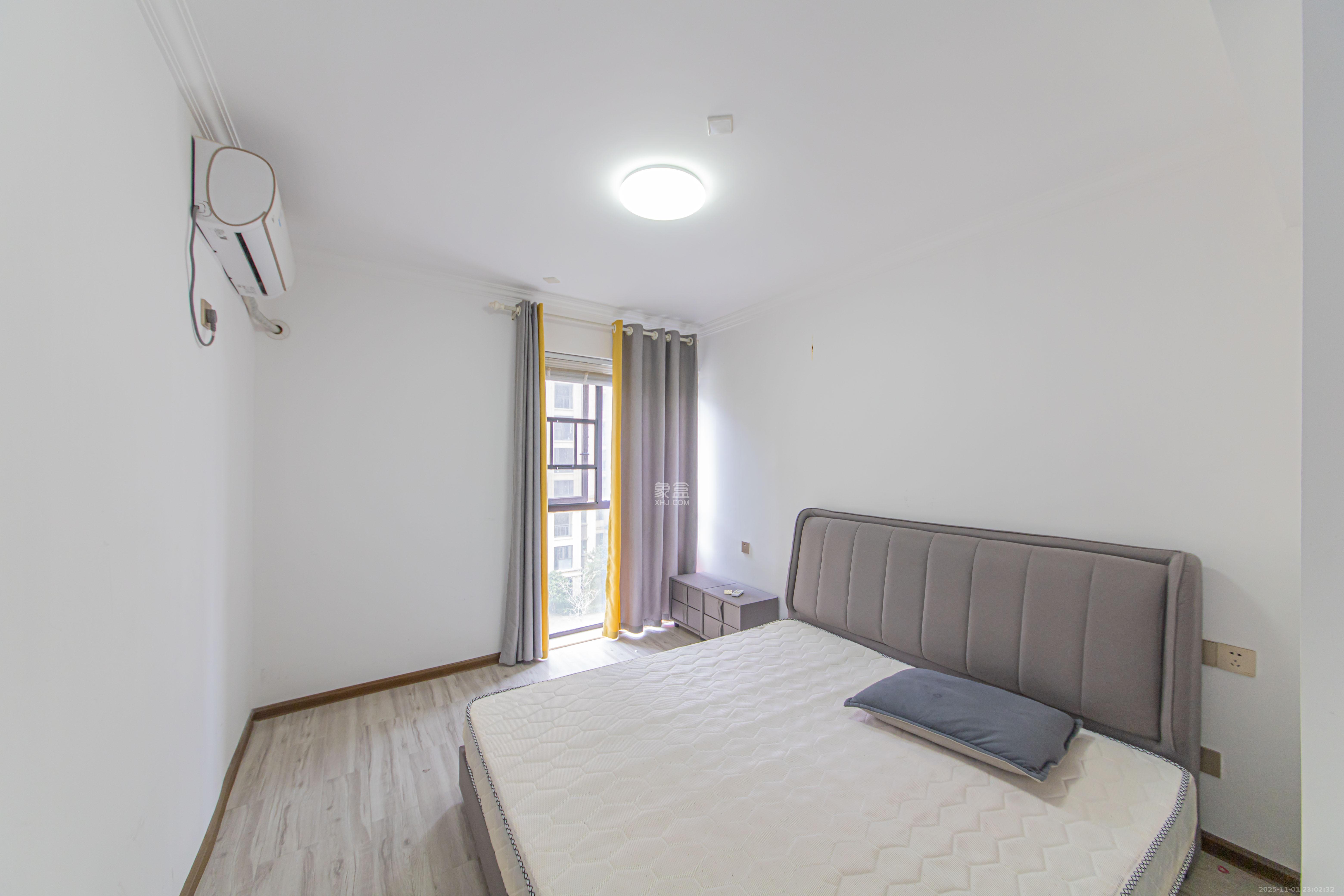 北辰中央公园DF区  3室2厅1卫    100.0万卧室