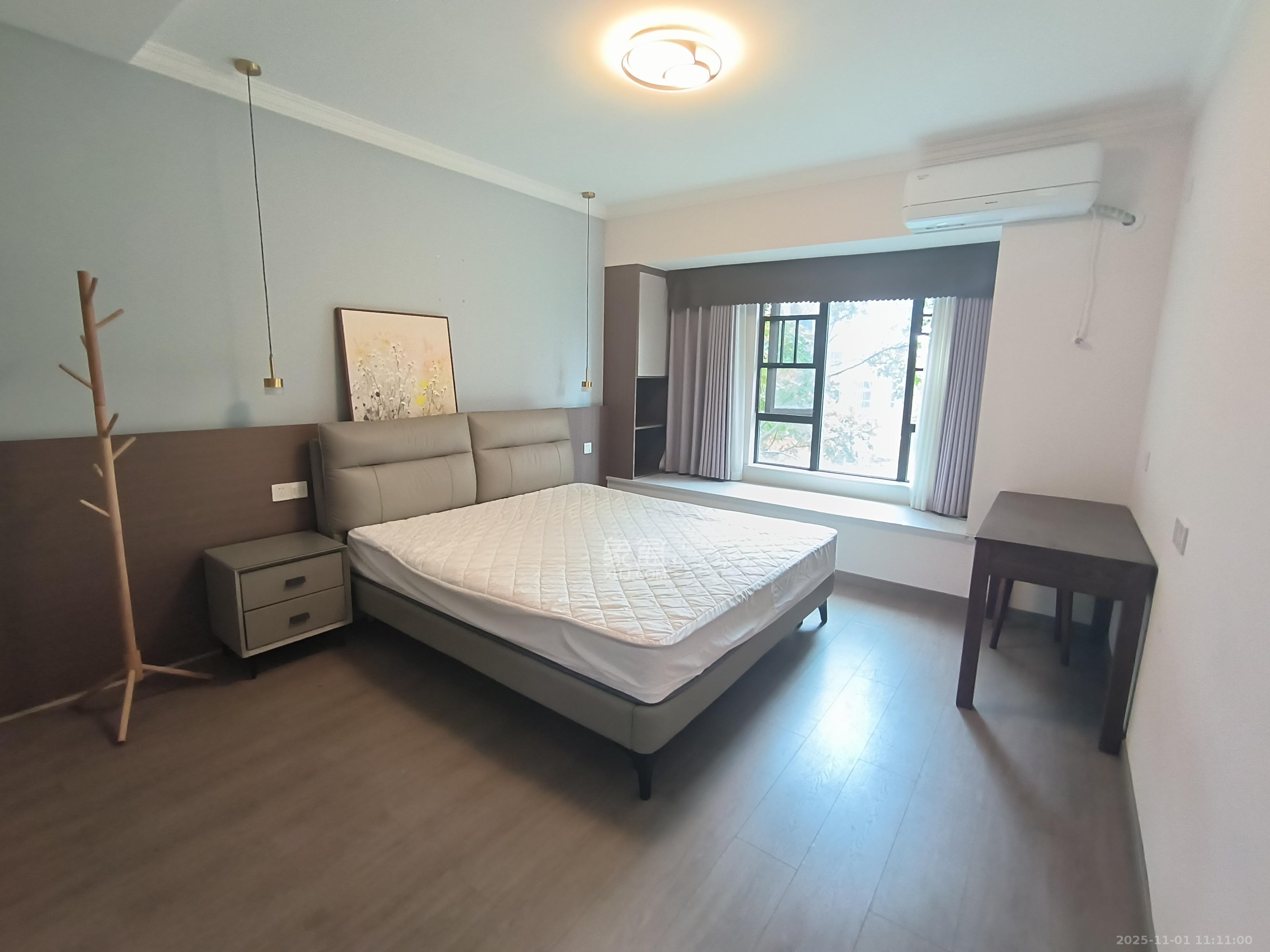 恒基旭辉湖山赋  3室2厅2卫    2500.0元/月室内图