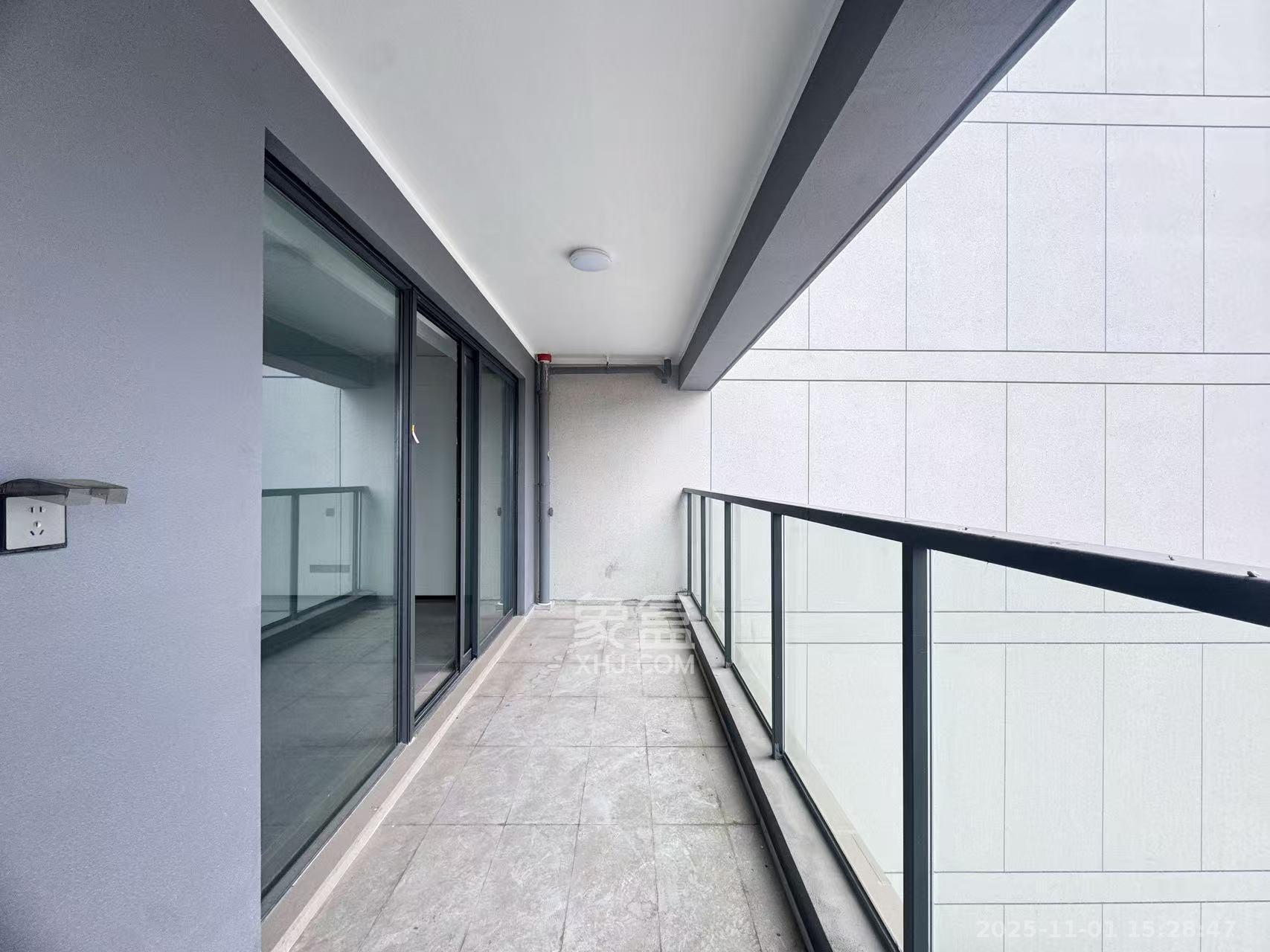 金地峯范  4室2厅2卫    4500.0元/月室内图