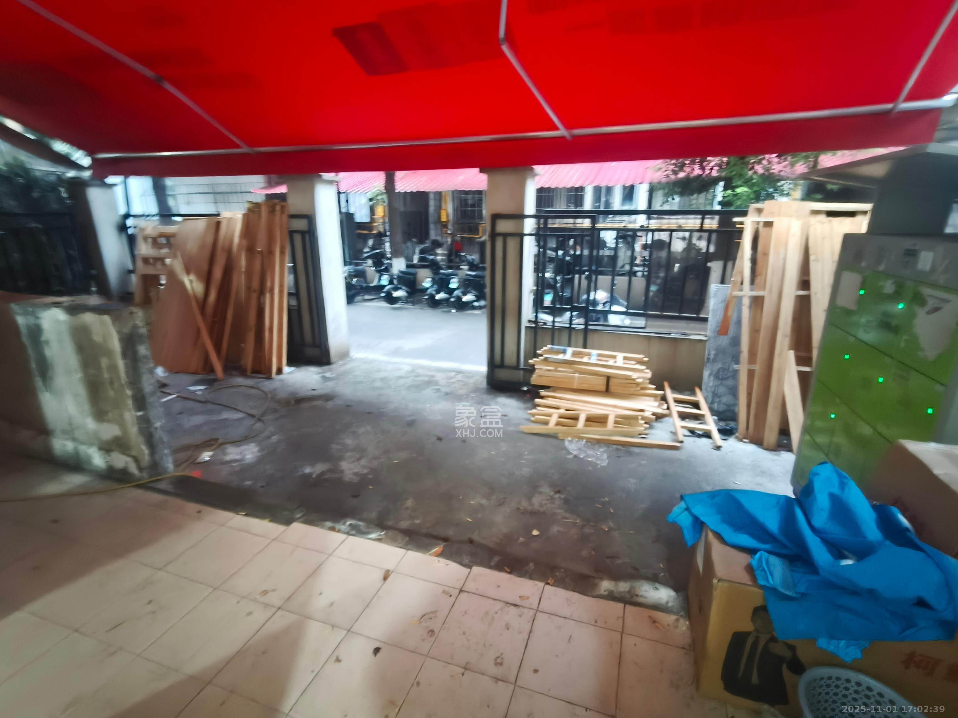 人民新村 3室1厅1卫 3600.0元/月 人民新村 3室1厅1卫 3600.0元/月室内图