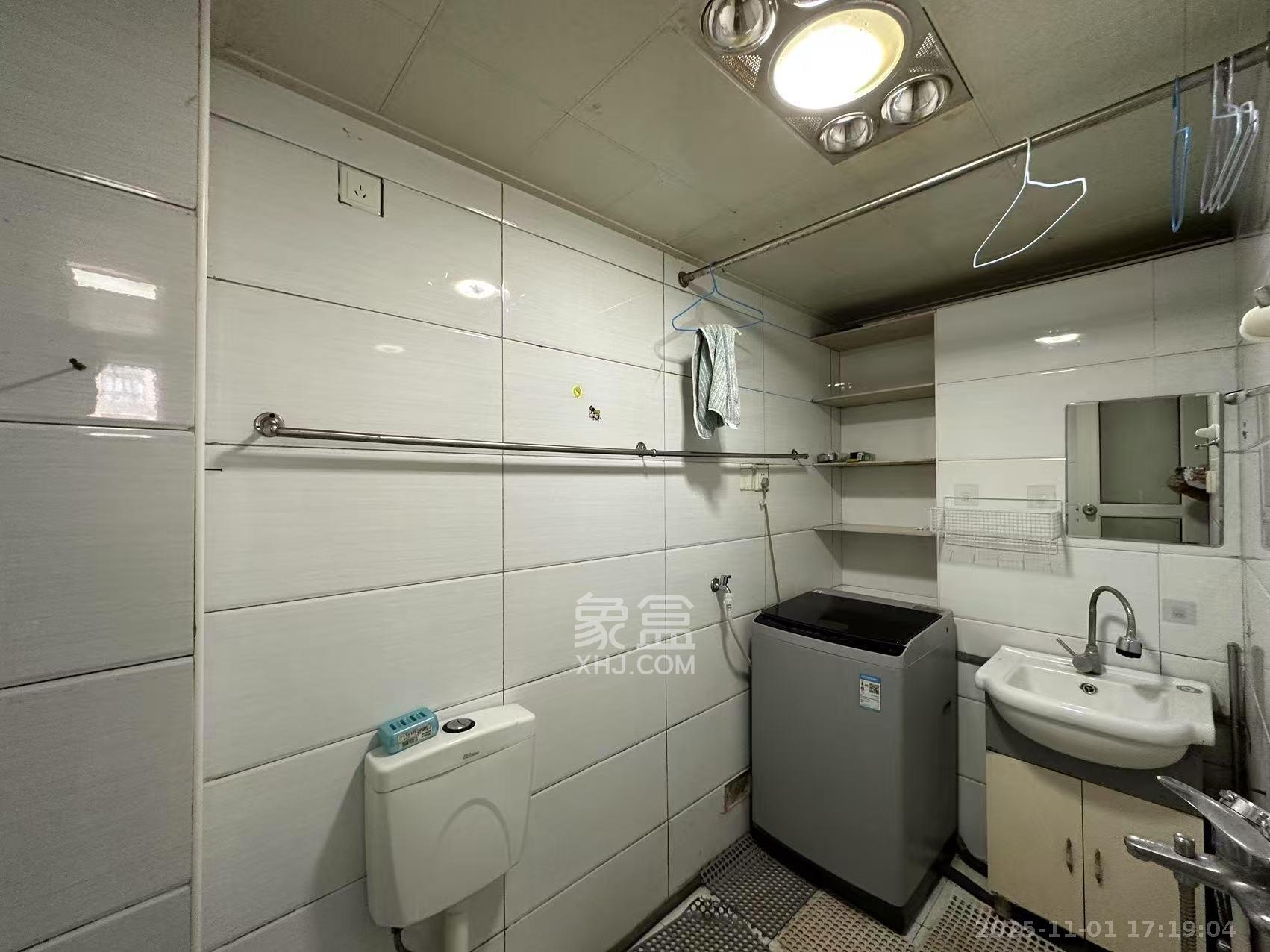 百纳广场（百纳公寓）  3室2厅1卫    2600.0元/月室内图