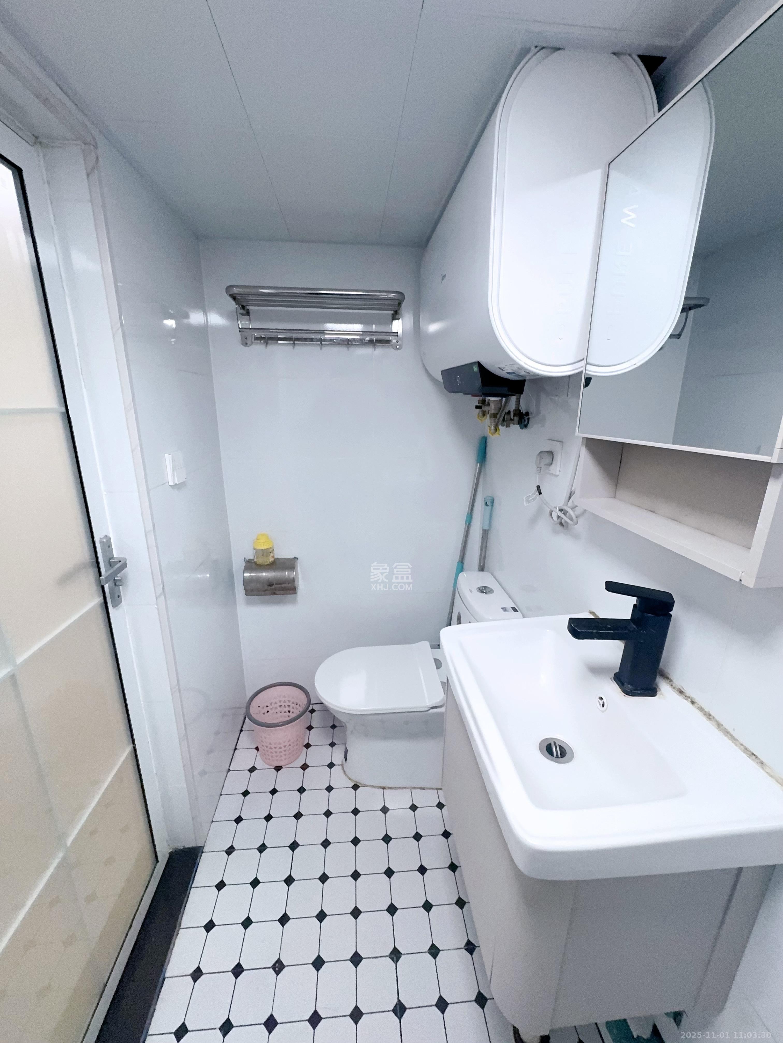 清控湖山雅居北区 1室1厅1卫 1100.0元/月 清控湖山雅居北区 1室1厅1卫 1100.0元/月室内图