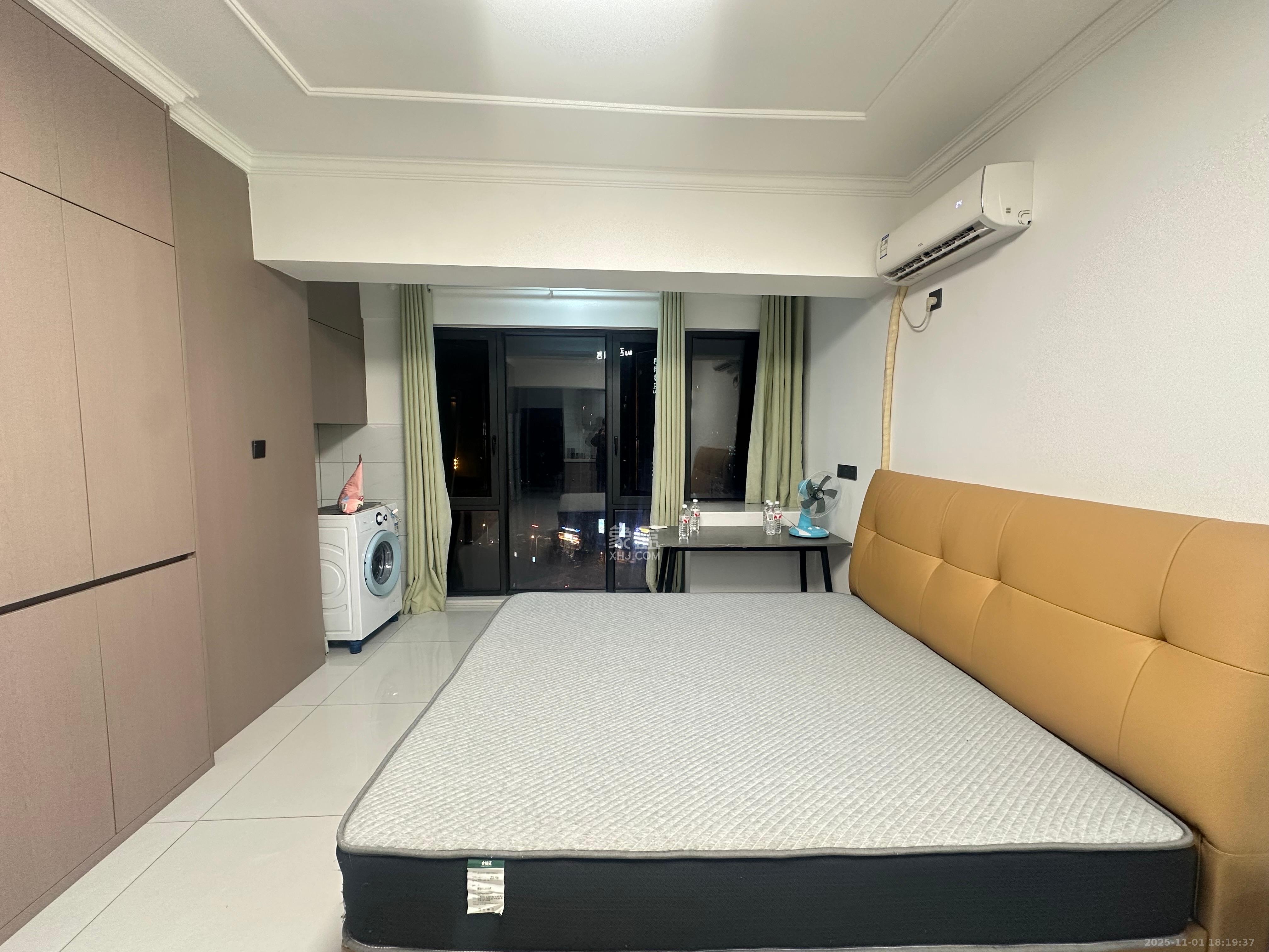 麓谷明珠  1室1厅1卫    1500.0元/月室内图