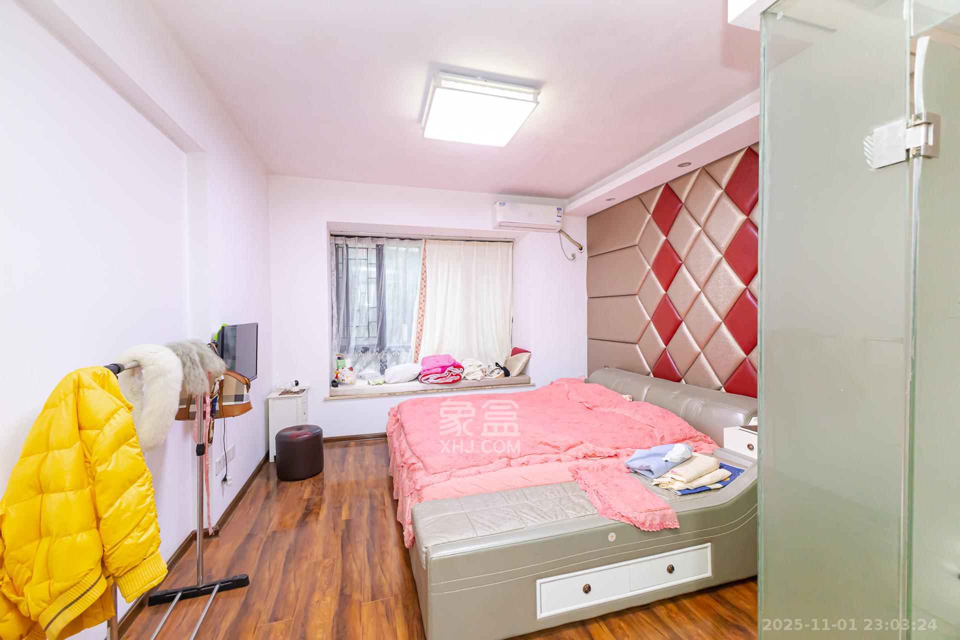 珠江东方明珠（新地东方明珠）三期  4室2厅2卫    100.0万卧室