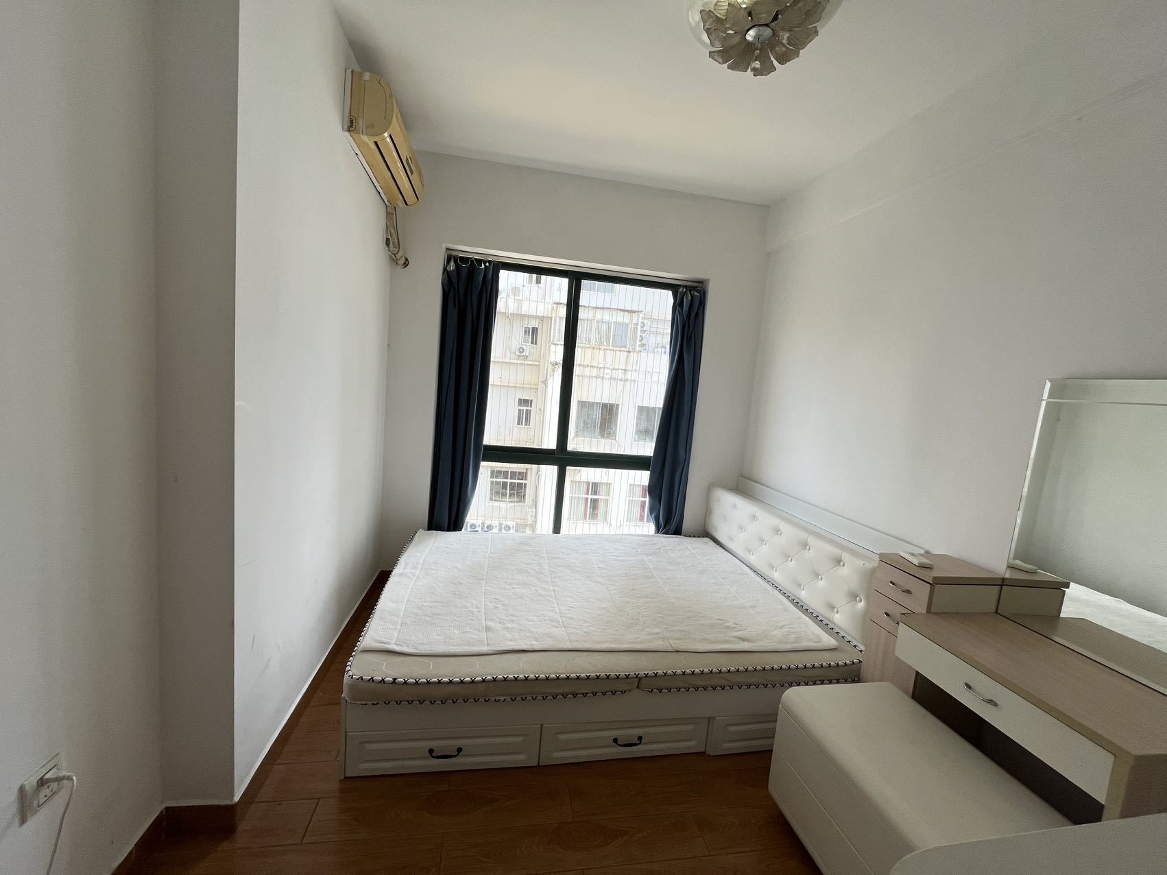 御景峰  2室2厅1卫    2500.0元/月 御景峰  2室2厅1卫    2500.0元/月室内图