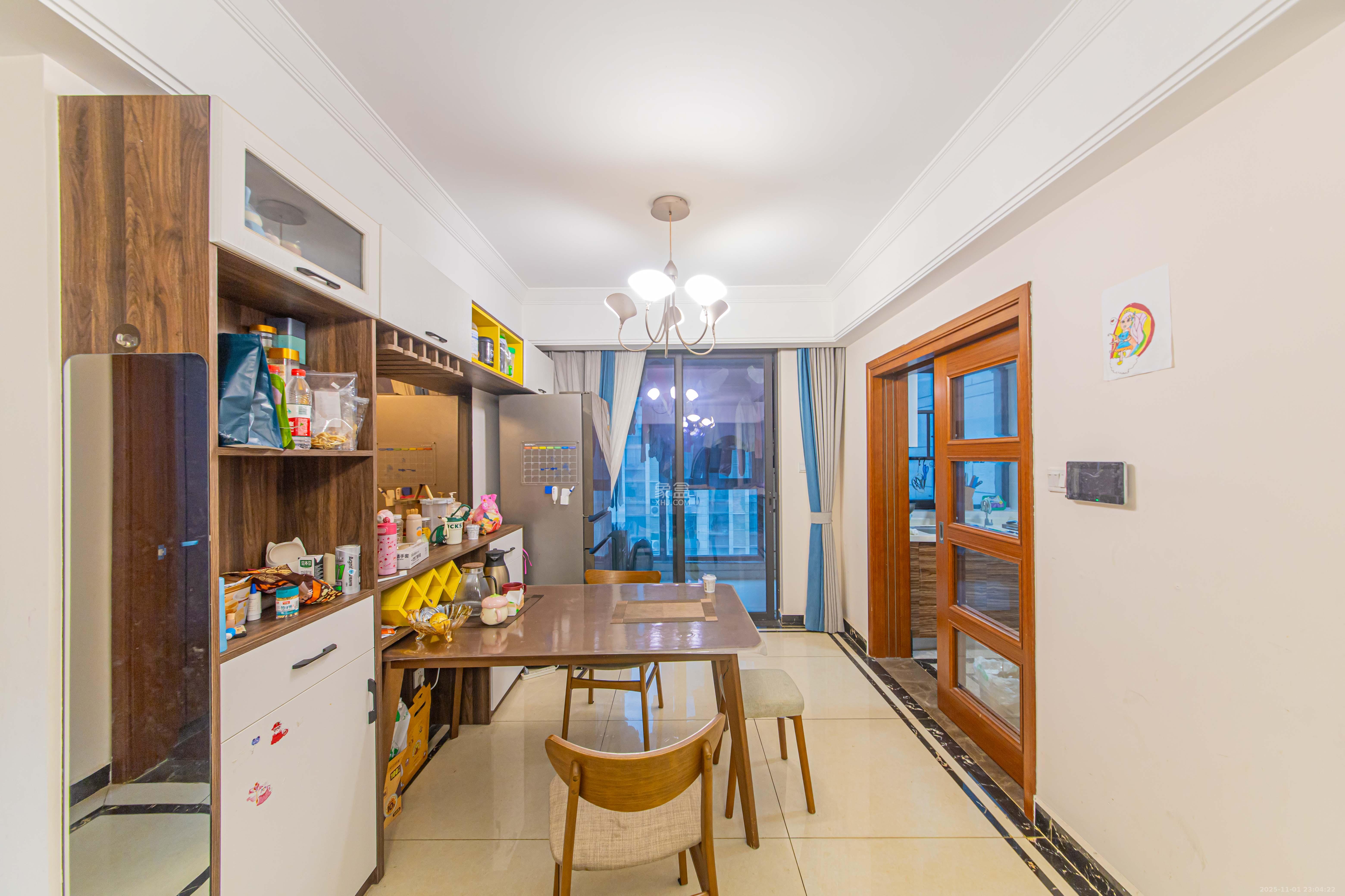 中海新城熙岸(中信新城五期) 3室2厅2卫 100.0万 中海新城熙岸(中信新城五期) 3室2厅2卫 100.0万客厅