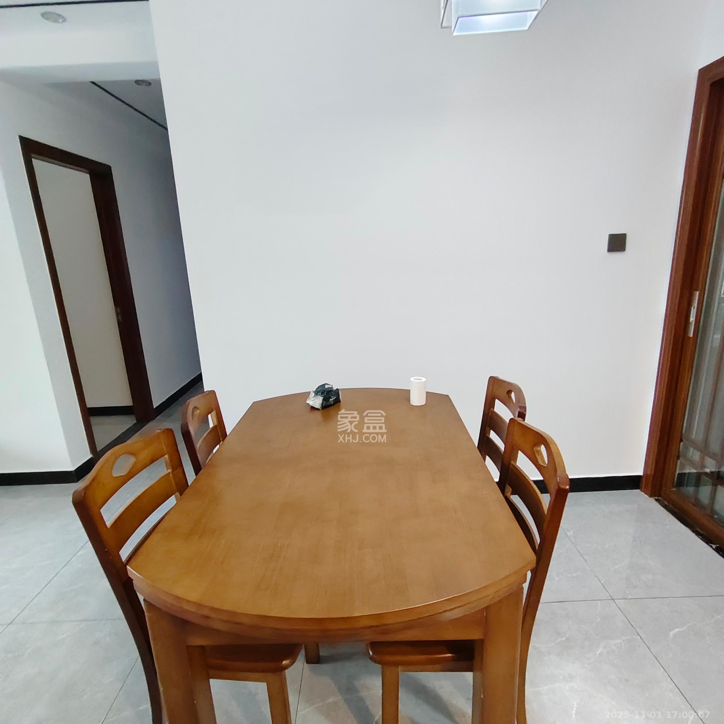 钱隆世家 3室2厅2卫 2600.0元/月 钱隆世家 3室2厅2卫 2600.0元/月室内图