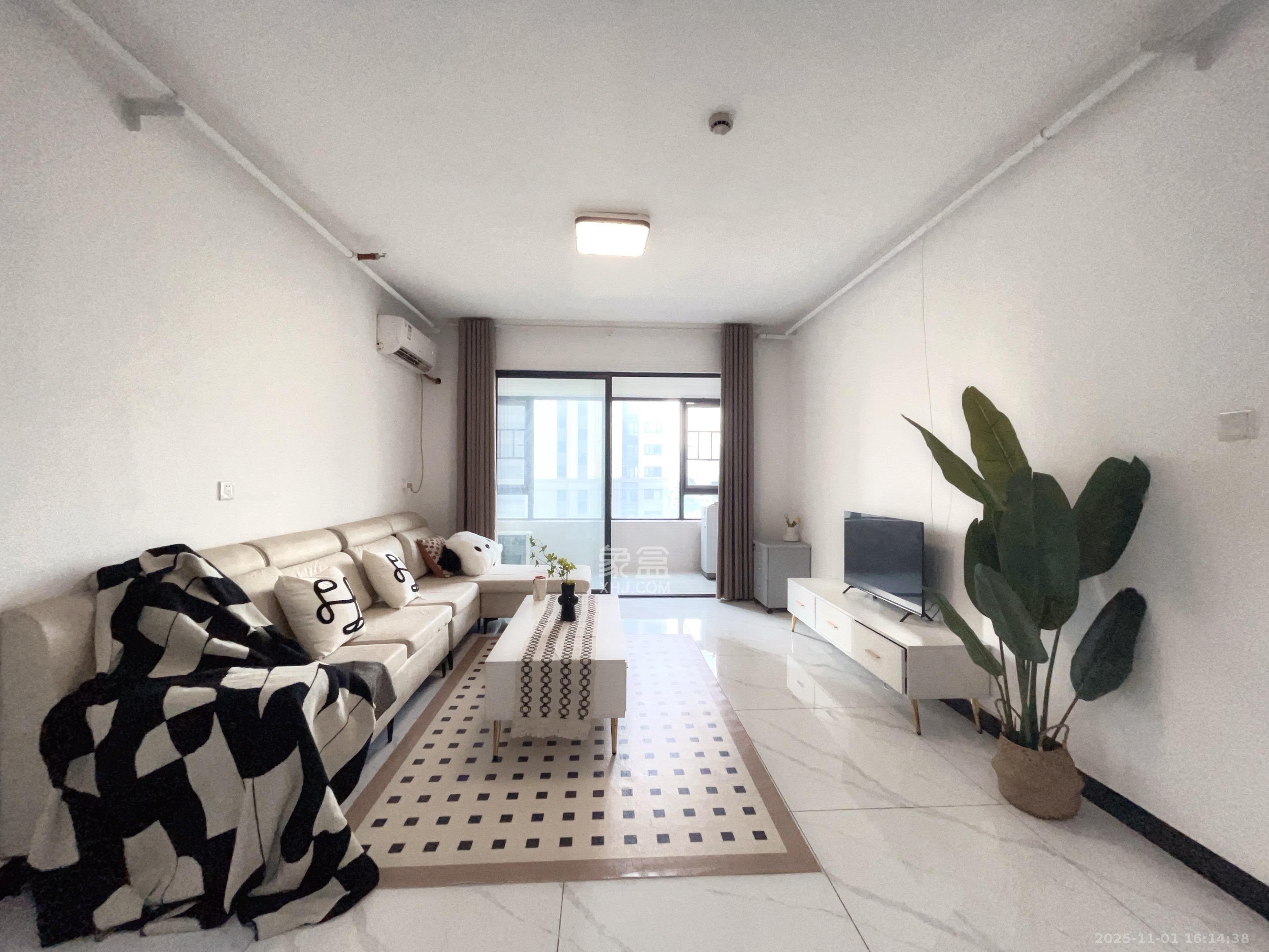 南山梅溪一方  4室2厅2卫    2800.0元/月室内图1