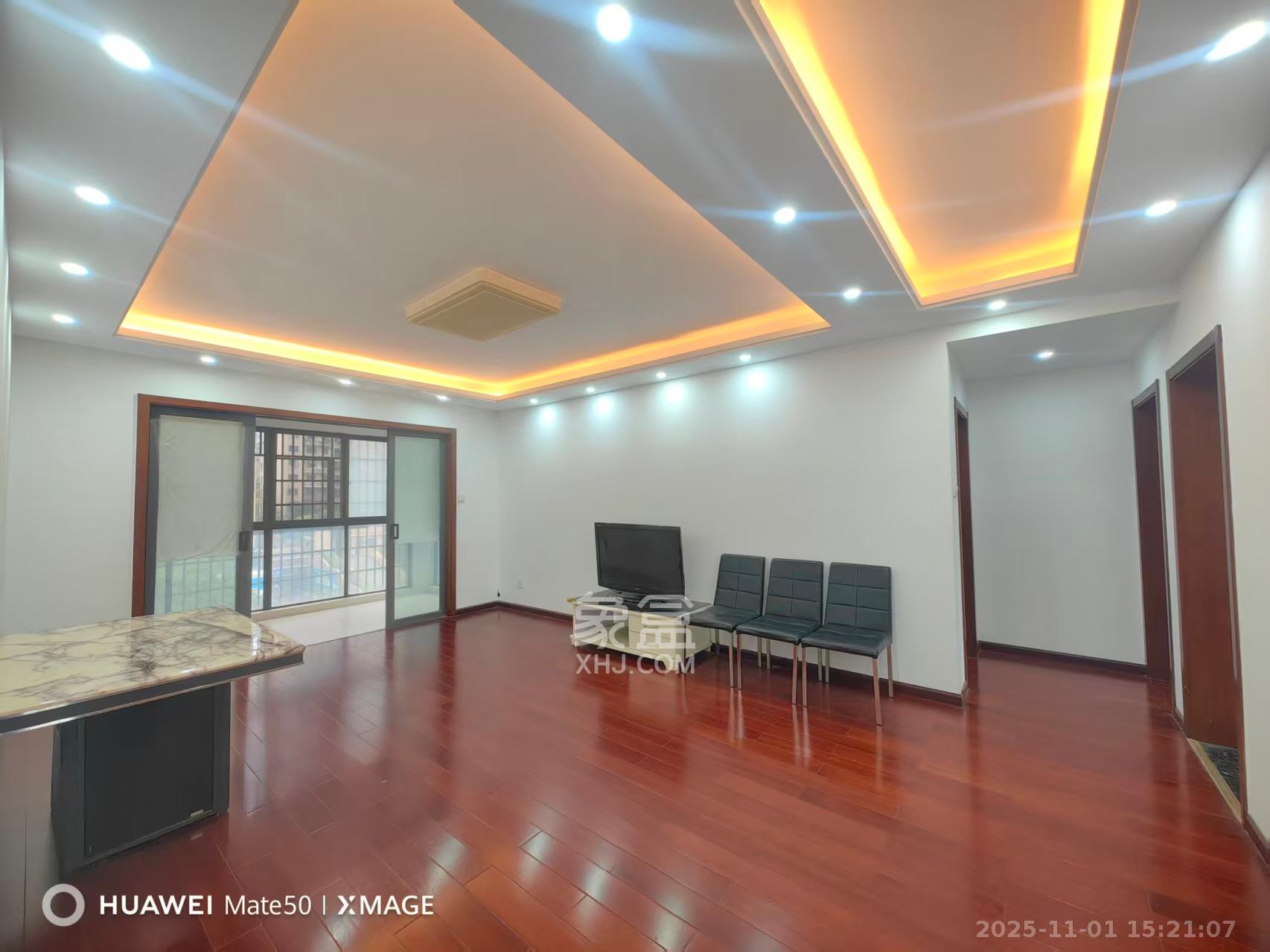 兴隆景苑 3室2厅1卫 2600.0元/月 兴隆景苑 3室2厅1卫 2600.0元/月室内图