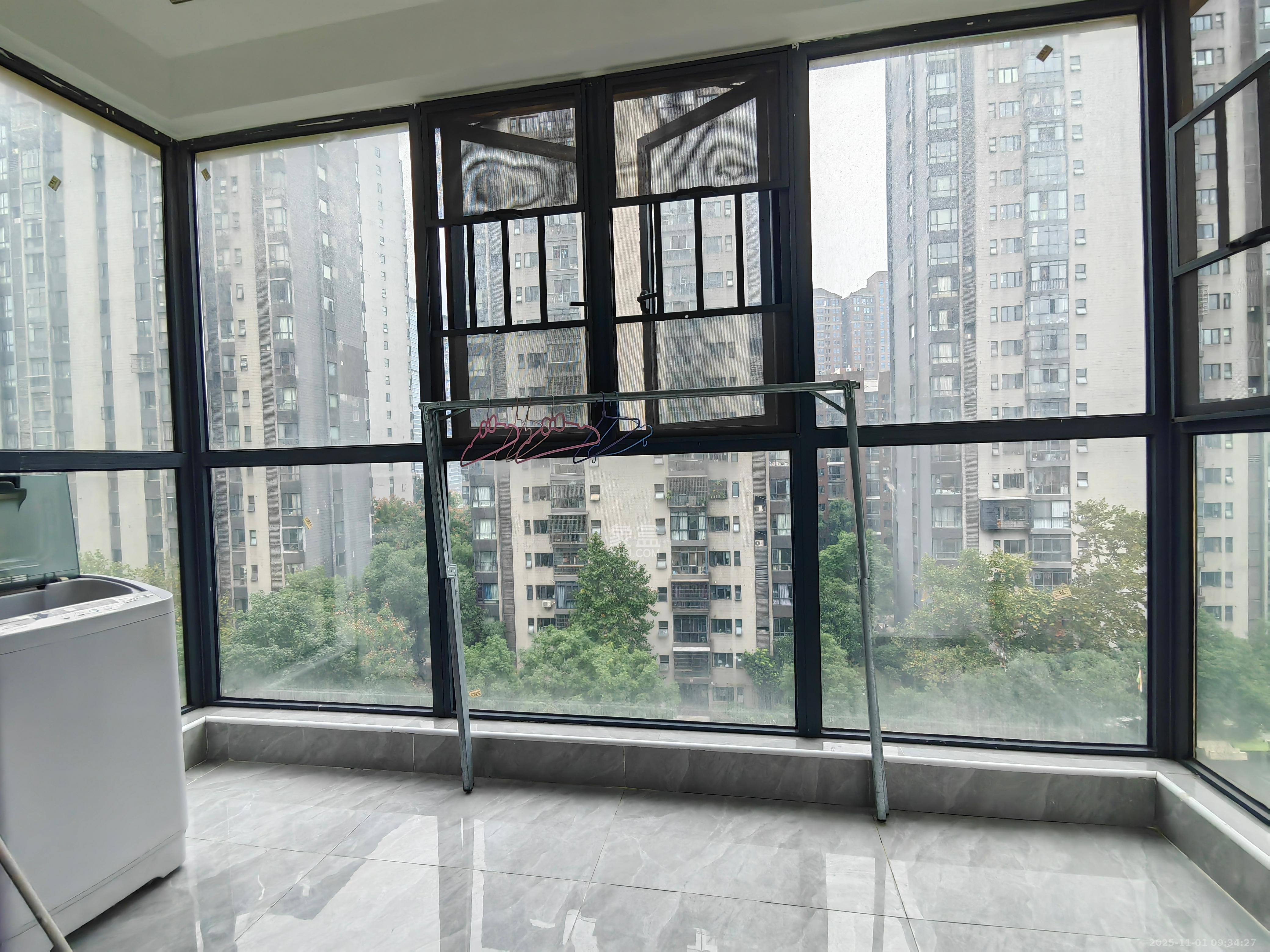 明大佳园 3室2厅1卫 2800.0元/月 明大佳园 3室2厅1卫 2800.0元/月室内图