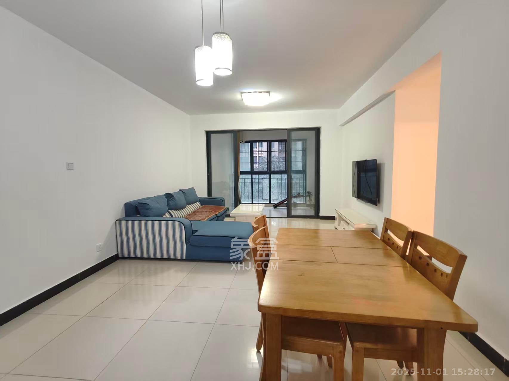 山水誉峰  3室2厅1卫    2600.0元/月室内图