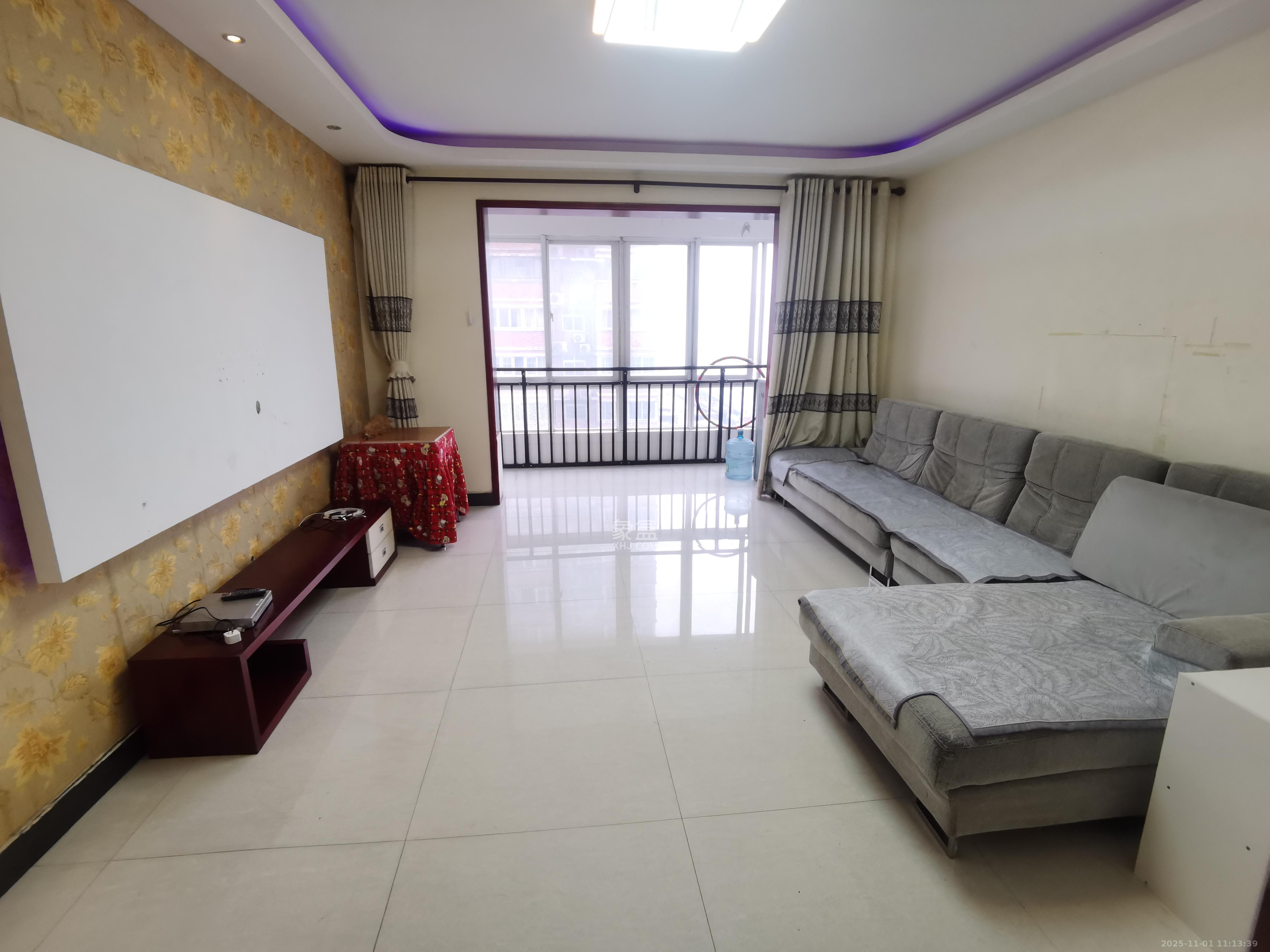 东门壹号家园 3室2厅2卫 2800.0元/月 东门壹号家园 3室2厅2卫 2800.0元/月室内图