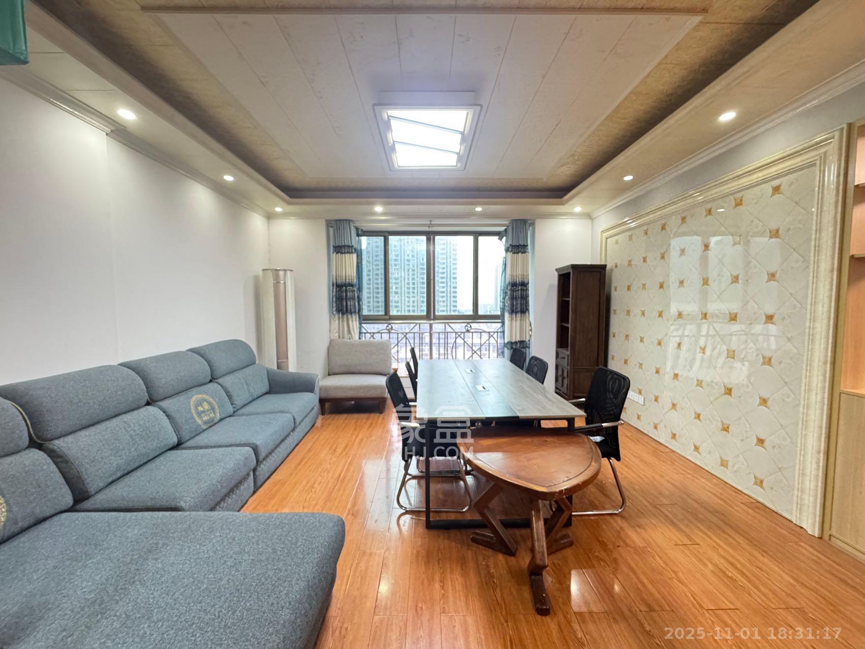 移动科技有限公司职工住宅楼  4室2厅2卫    2500.0元/月室内图