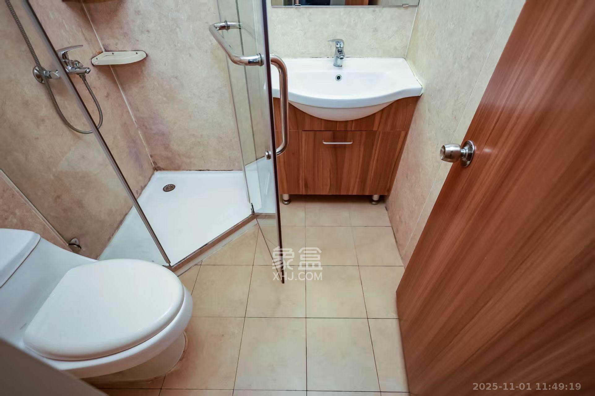 麓谷小镇  3室2厅1卫    2800.0元/月室内图