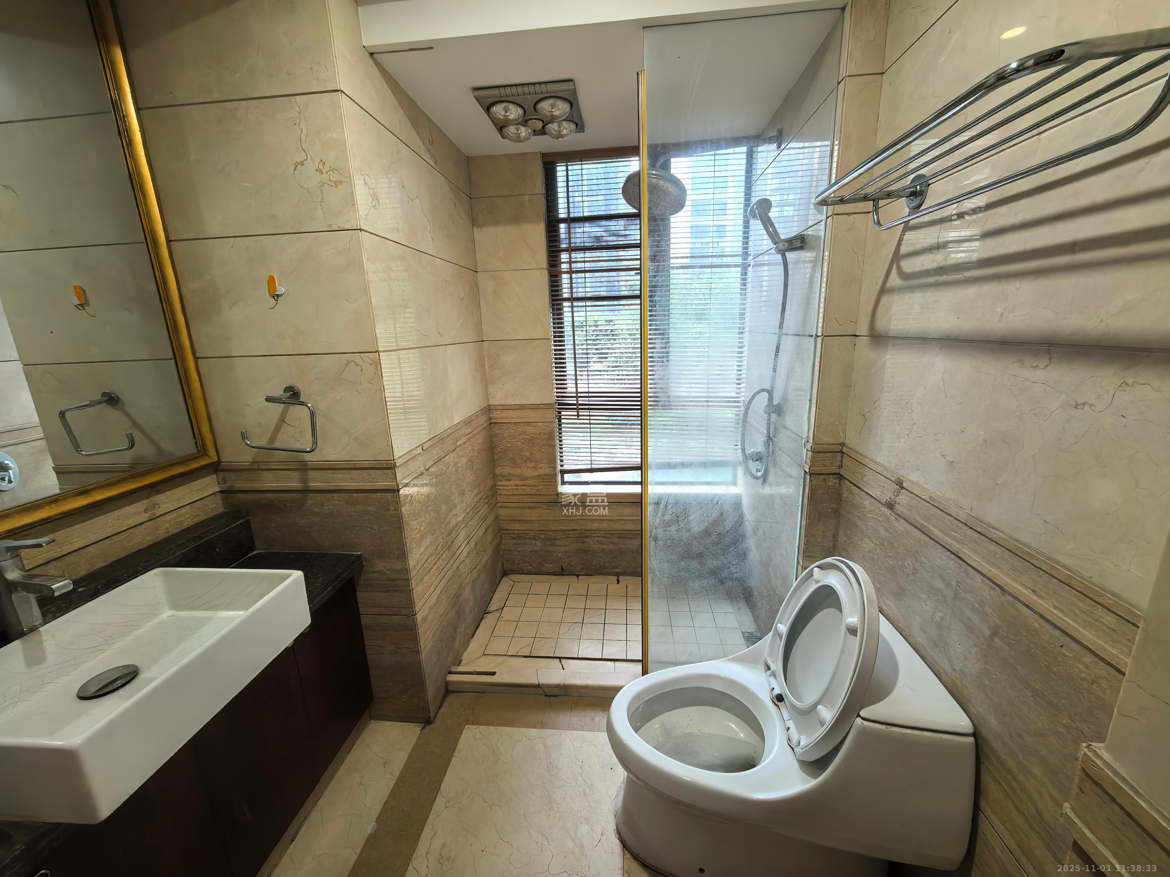 方略城市广场  3室1厅1卫    2200.0元/月 方略城市广场  3室1厅1卫    2200.0元/月室内图