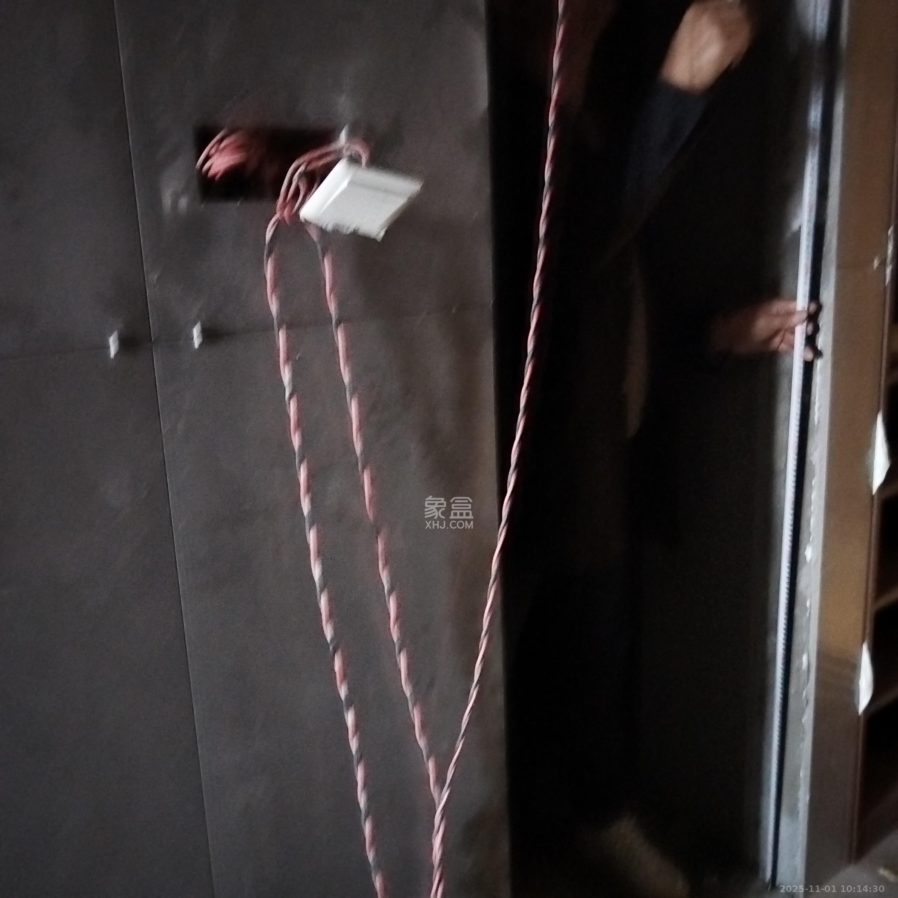 中海珑悦府  1室1厅1卫    1400.0元/月室内图